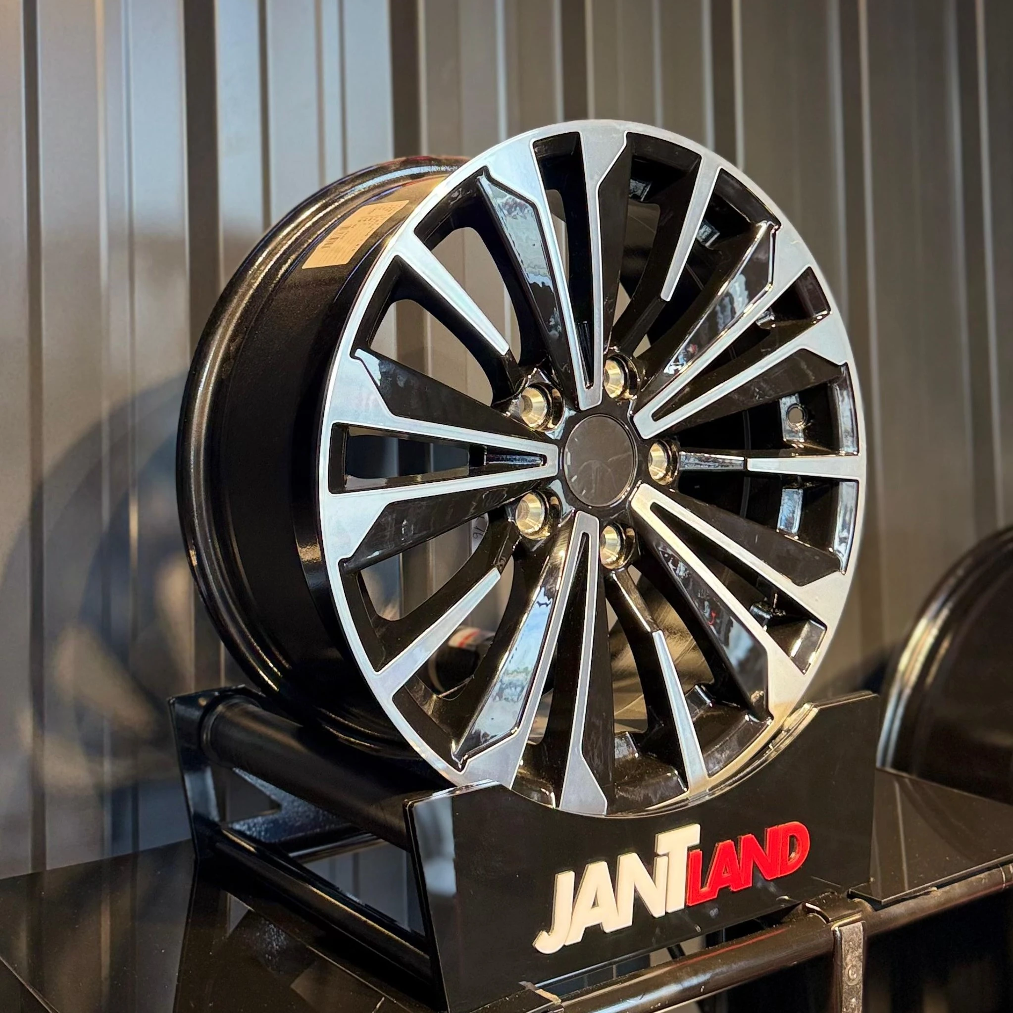 DY1476  7,0X16 5X114,3 ET40 60,1 B/D (4 ADET)