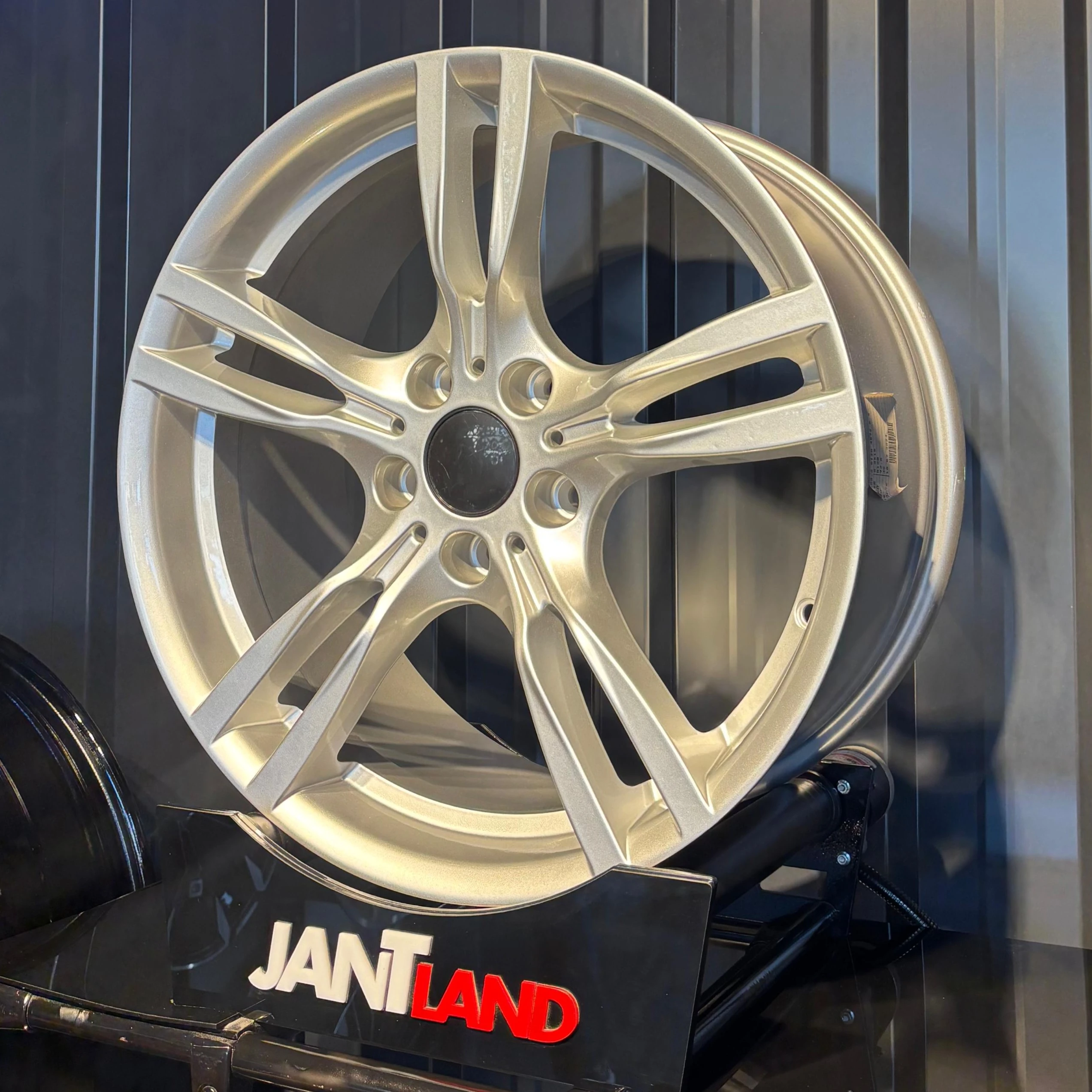 DY459 8,0x19" 9,0x19" ET34 ET37 72,6 Silver Jant(4 adet)