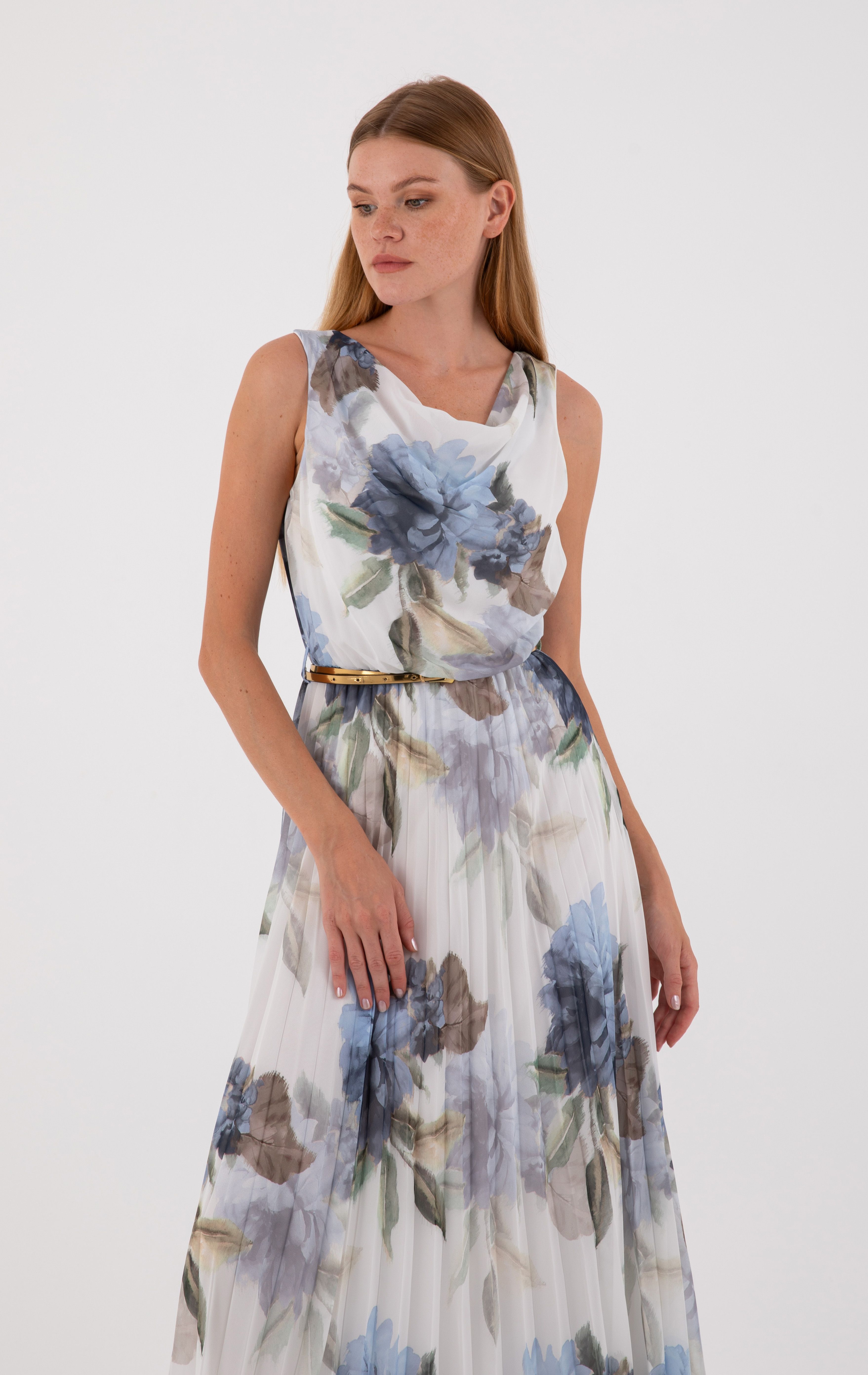 BLUE FLOWER PATTERNED PLEATED DRESS