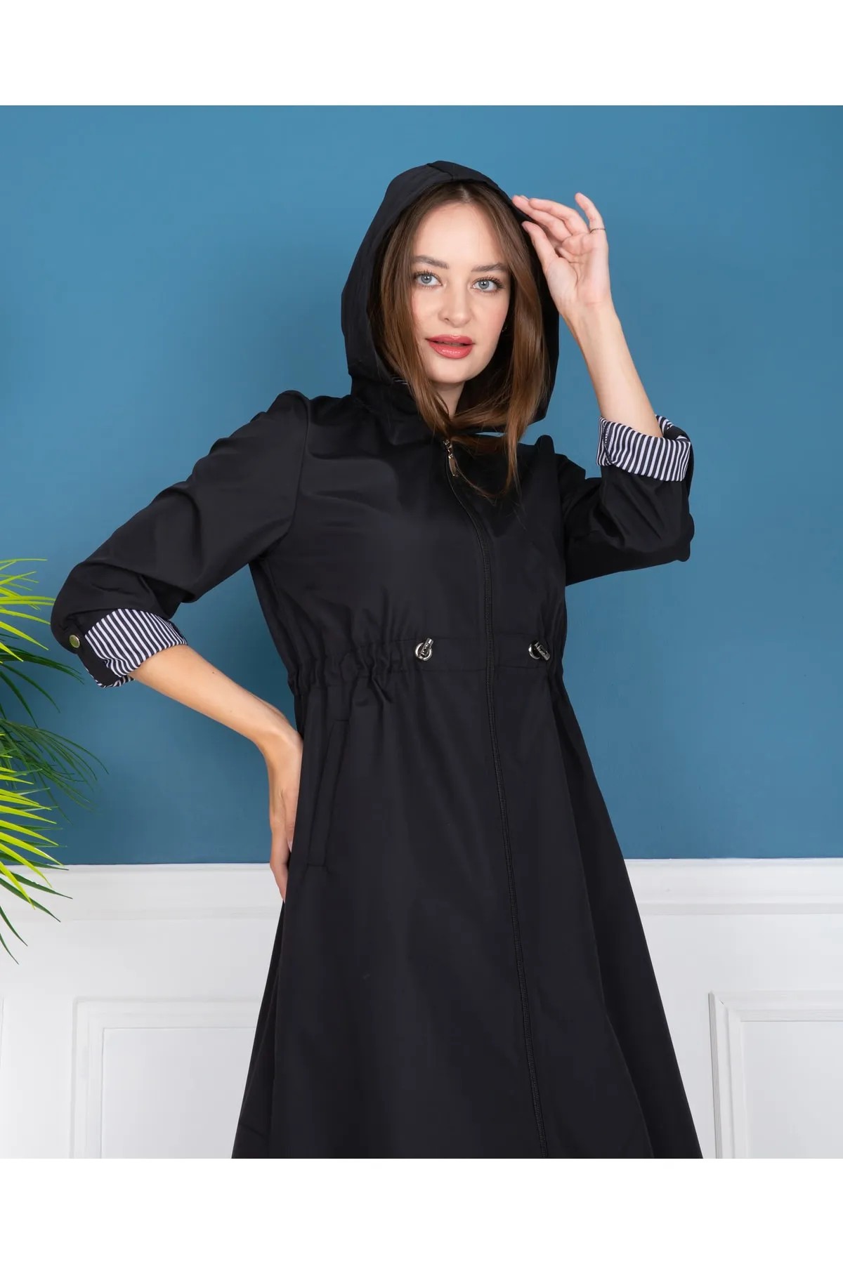 BLACK HOODED TRENCH COAT WITH ELASTIC WAIST