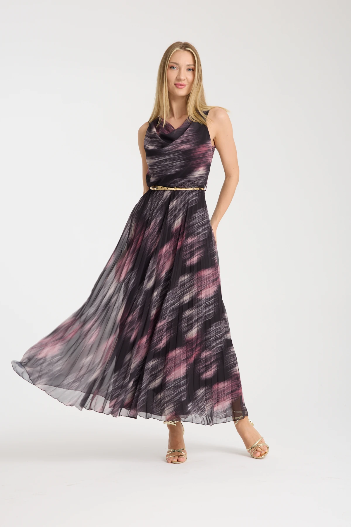 WHITE BLACK PLEATED DRESS