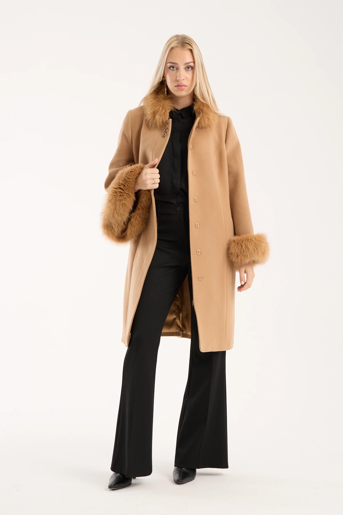 TABA YAKASI VE KOLU KÜRKLÜ KAŞE  KABAN