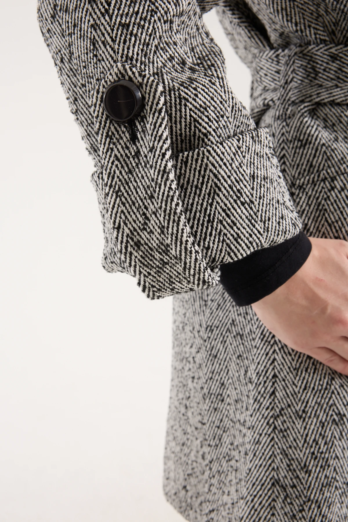 SİYAH RENK BALIK SIRTI YÜN KABAN