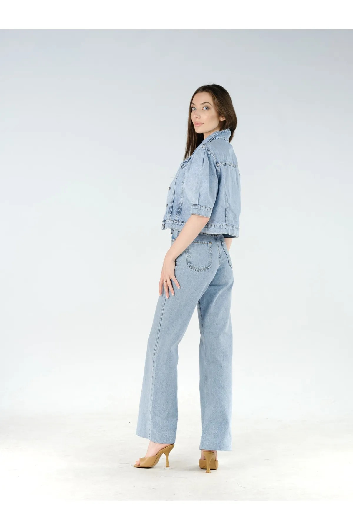 LIGHT BLUE WIDE LEG JEANS