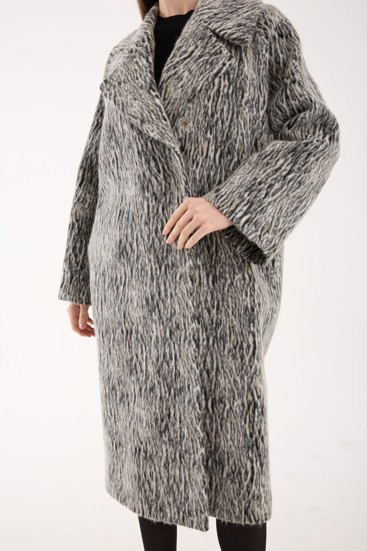 GRİ YÜN LEOPAR DESENLİ MANTO