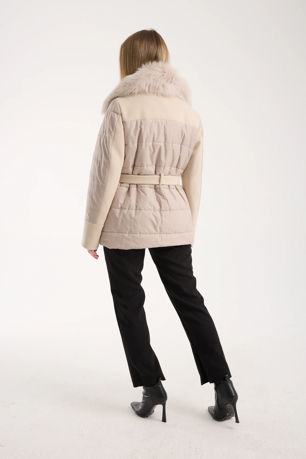 BEJ RENK KISA KÜRKLÜ KAŞE PUFFER MONT 