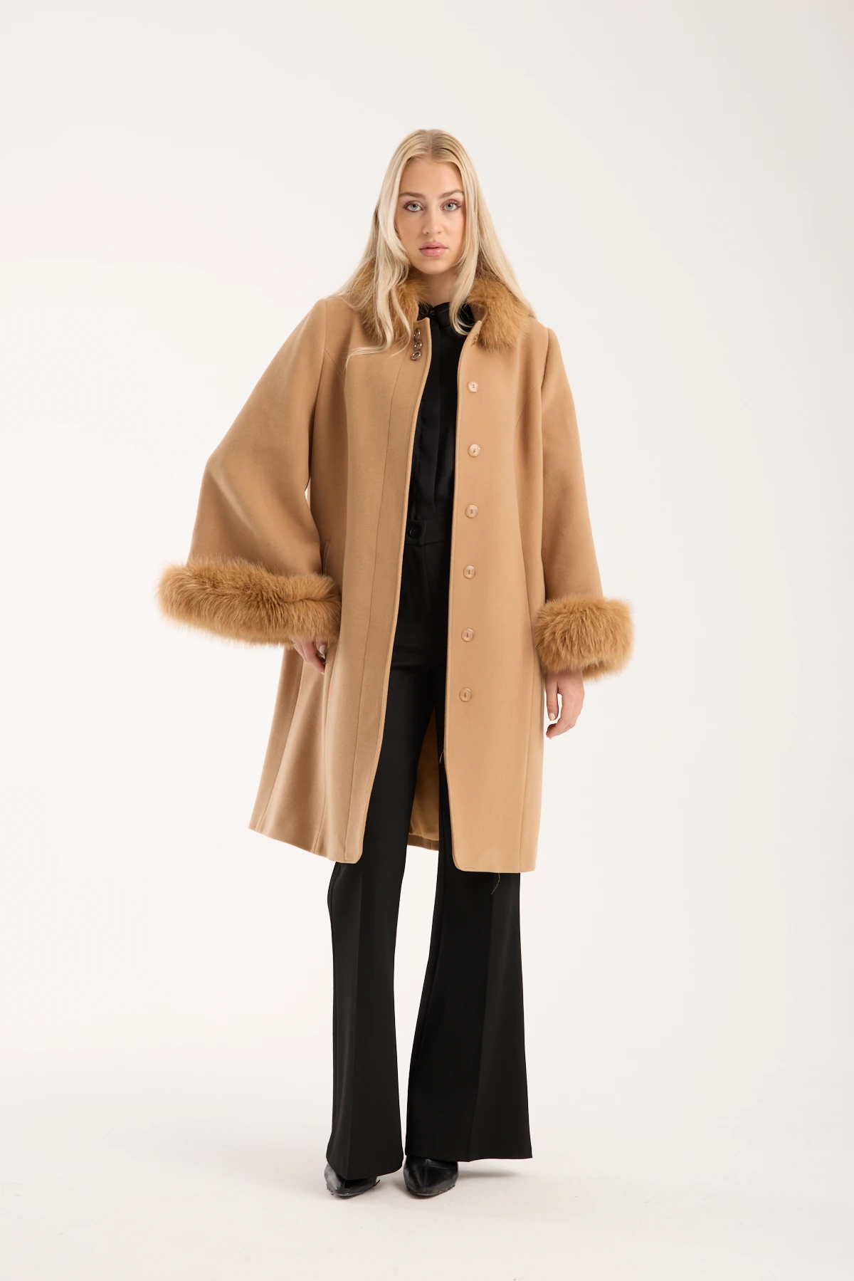 TABA YAKASI VE KOLU KÜRKLÜ KAŞE  KABAN