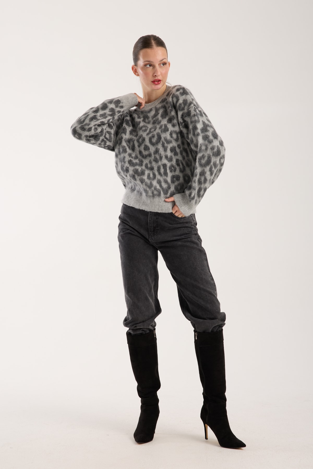 GRİ LEOPAR DESENLİ KAZAK BİSİKLET YAKA 