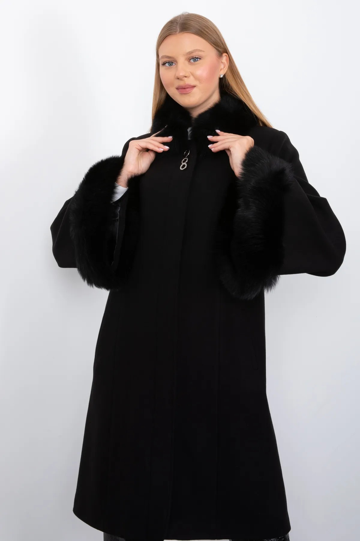 BLACK STAMP FUR COLLAR AND FUR SLEEVES COAT