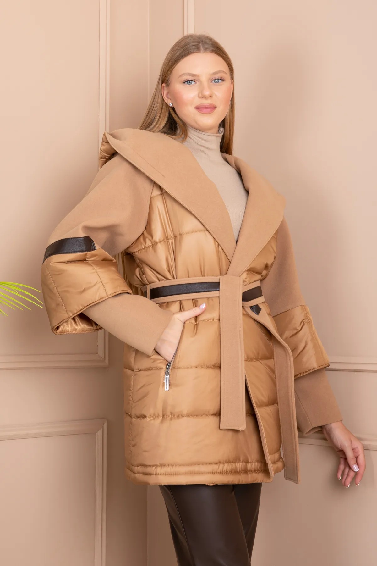 COAT SEMI CACHET SEMI PUFFER TABAN COLOR