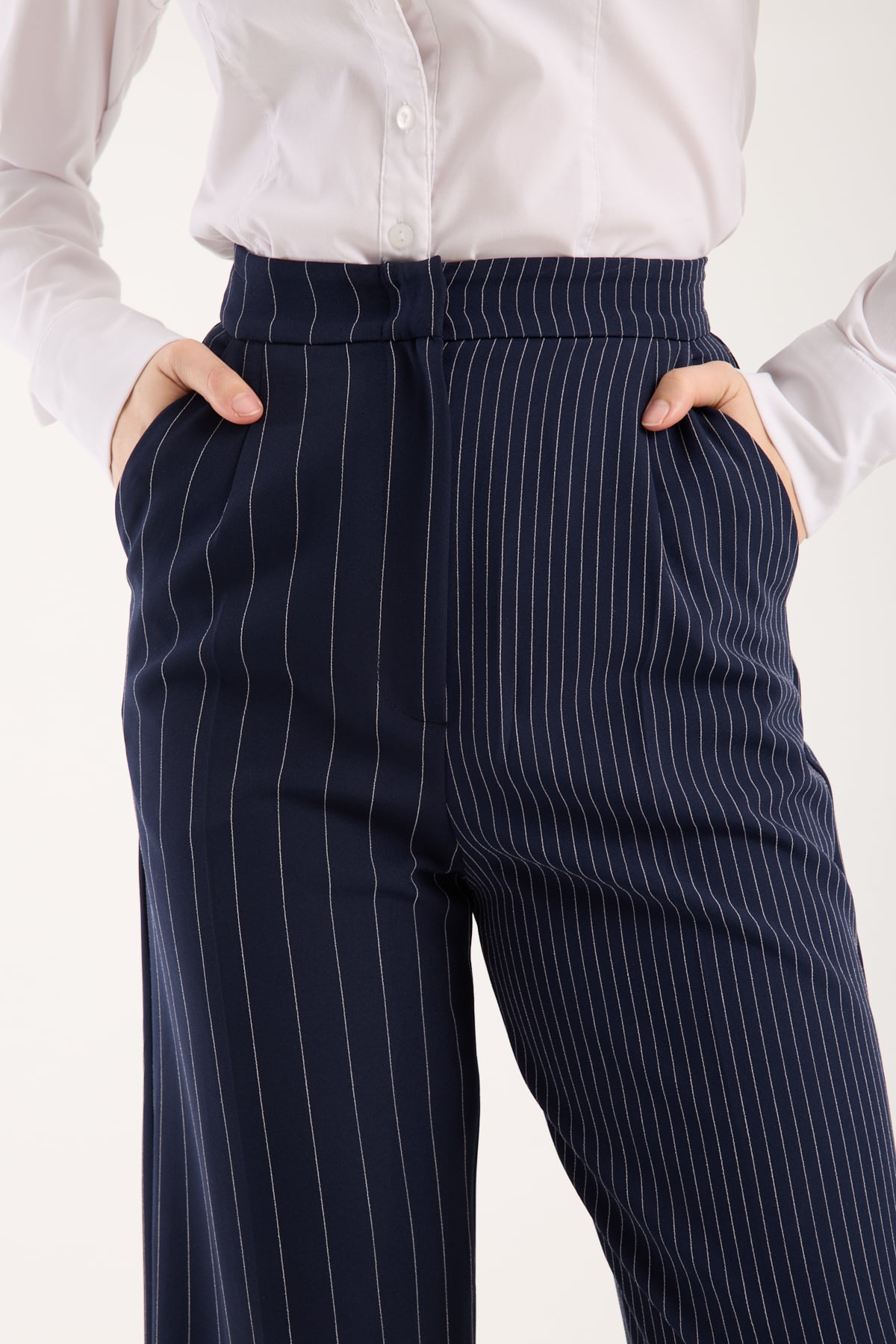 ÇİZGİLİ LACİVERT PANTOLON 
