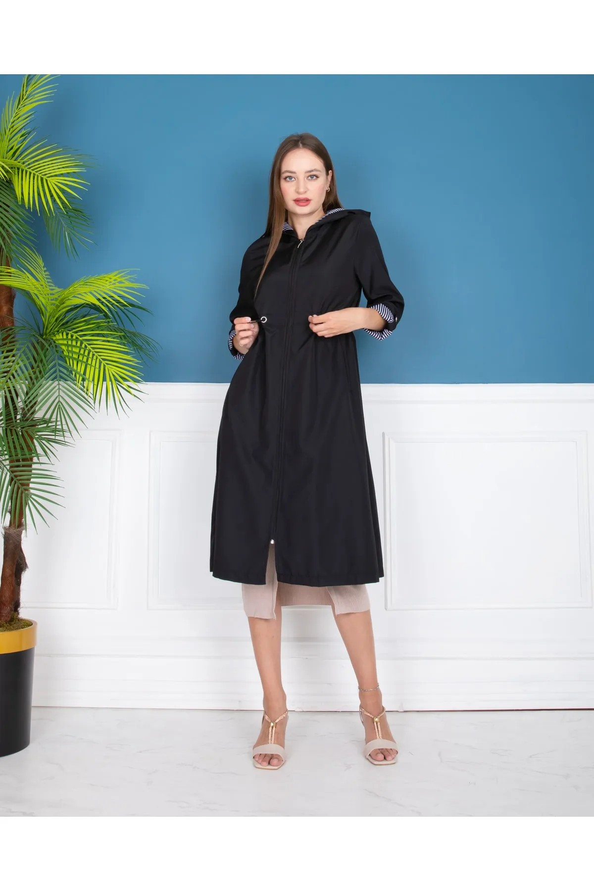 BLACK HOODED TRENCH COAT WITH ELASTIC WAIST