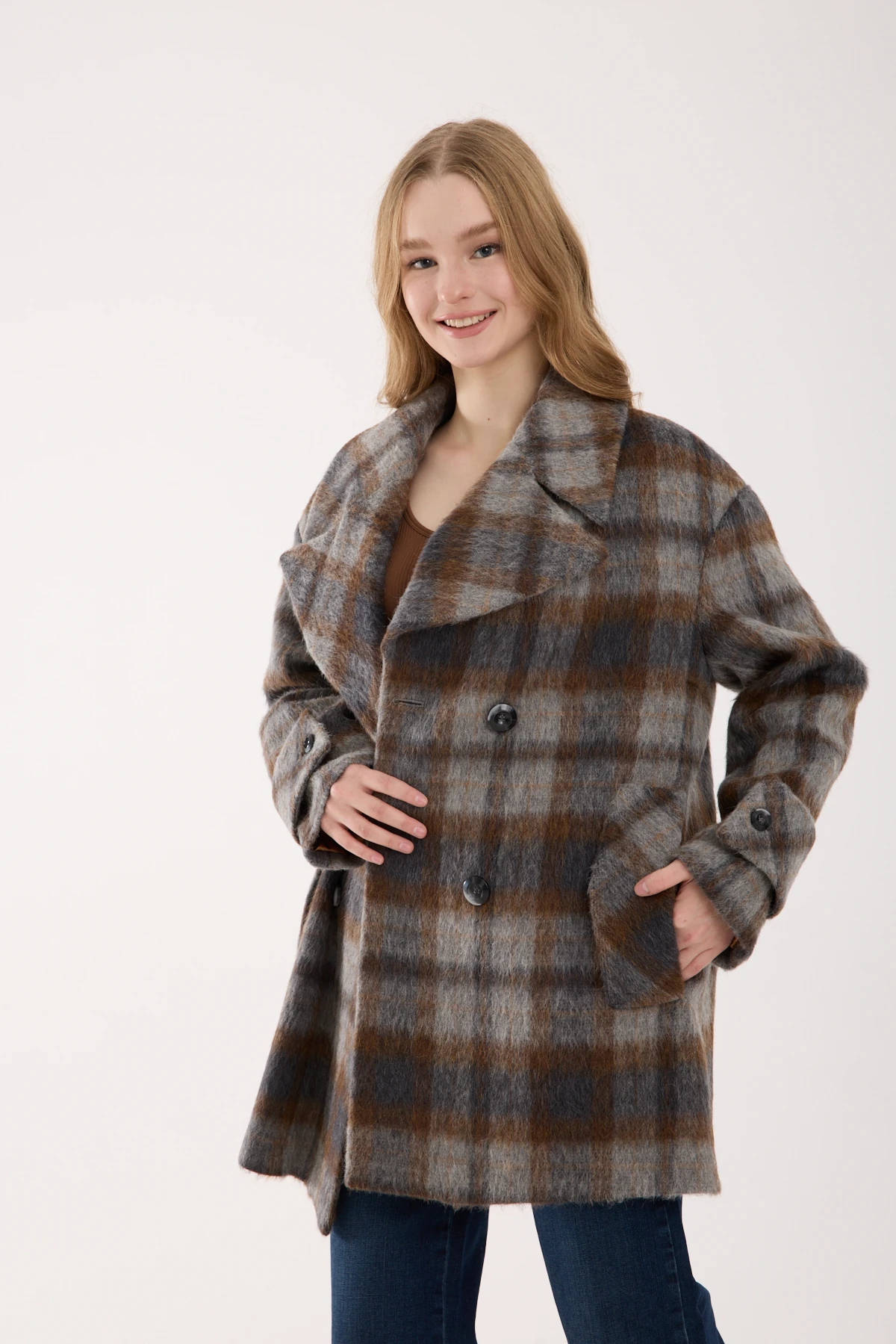 KAHVE ANTRASİT TONLARINDA YÜN KISA KABAN