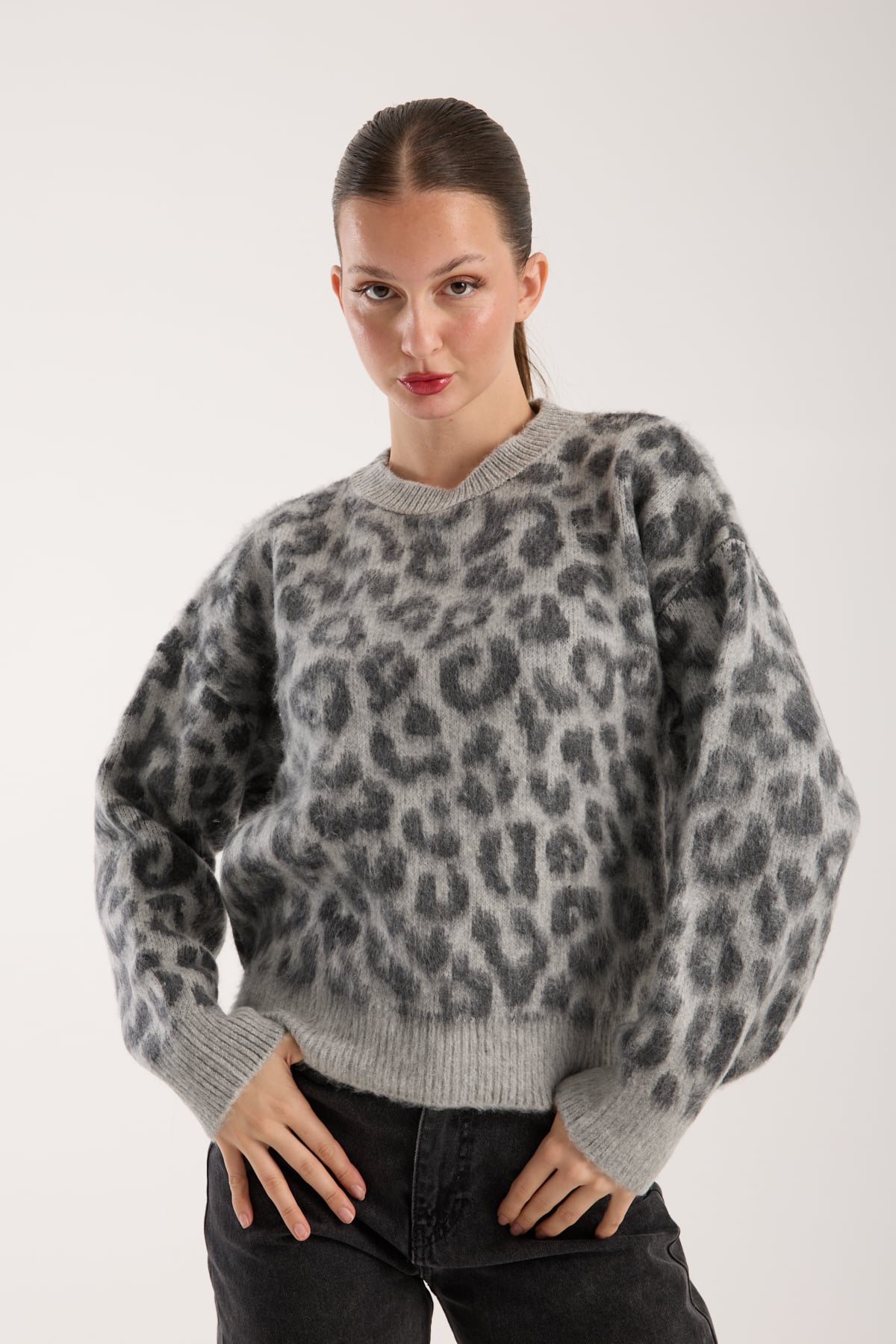 GRİ LEOPAR DESENLİ KAZAK BİSİKLET YAKA 