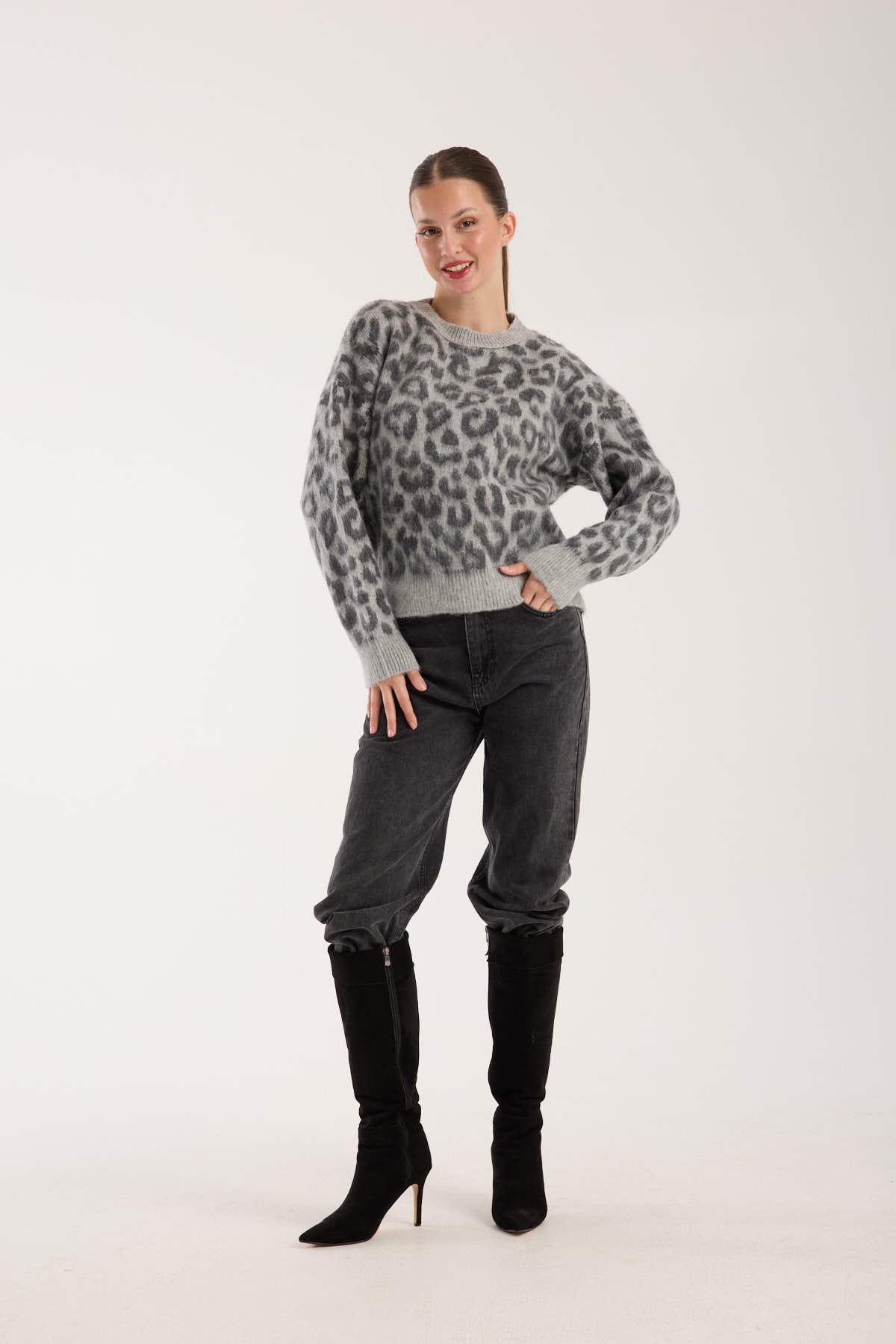 GRİ LEOPAR DESENLİ KAZAK BİSİKLET YAKA 