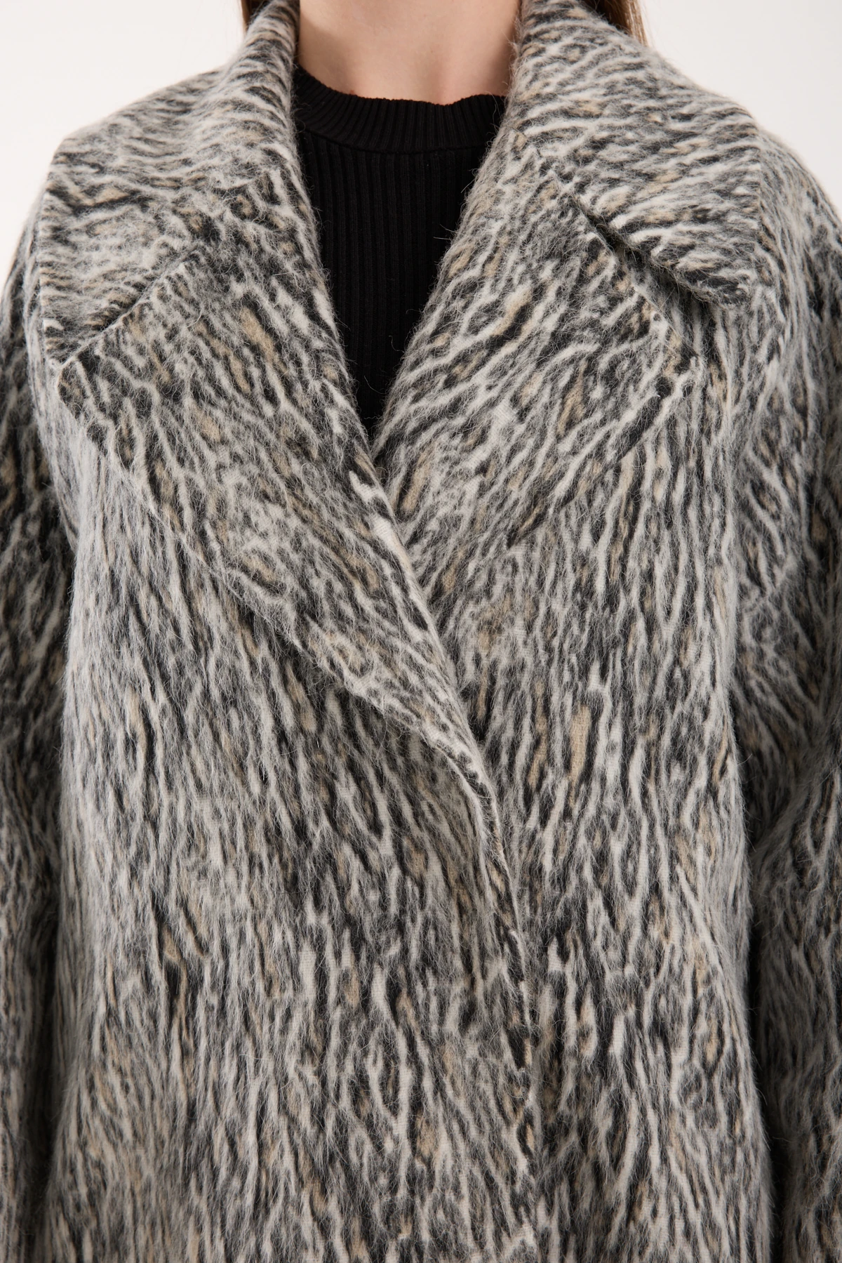 GRİ YÜN LEOPAR DESENLİ MANTO
