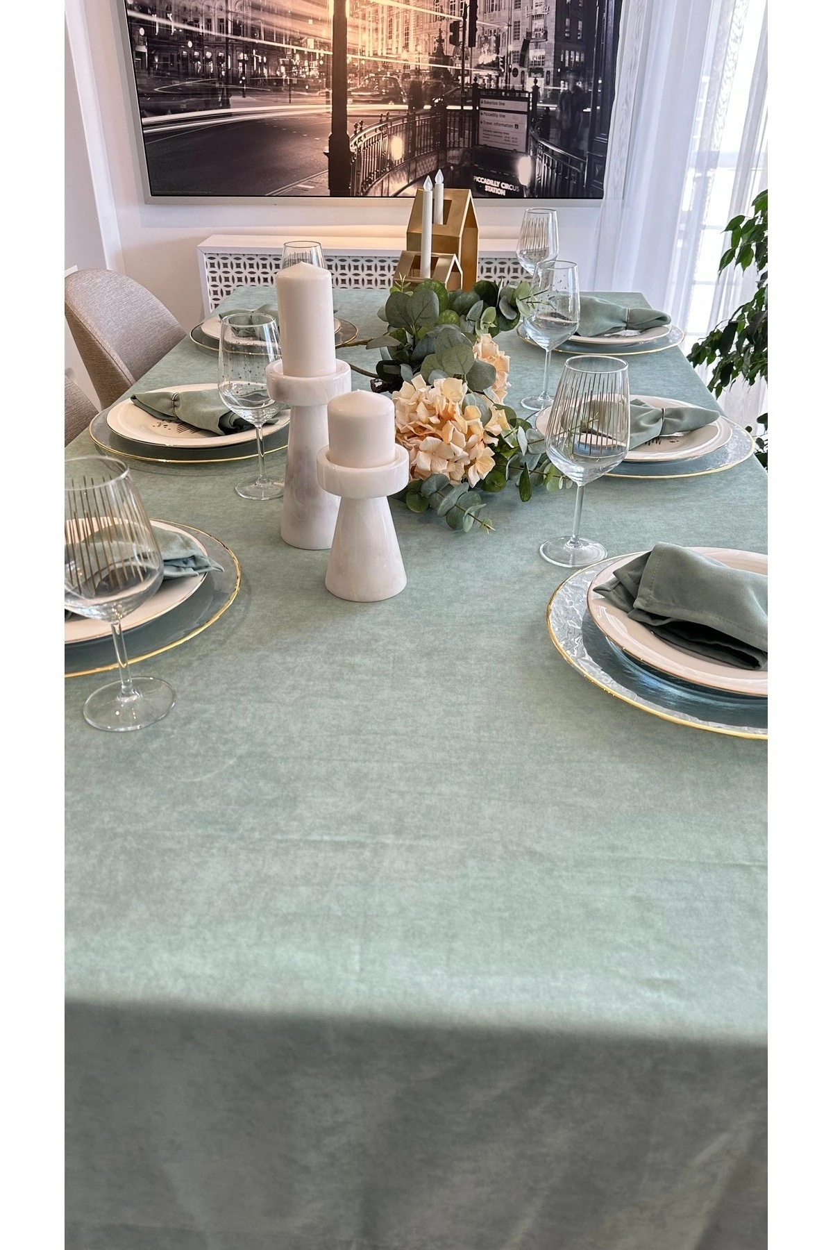 Kadife Dokulu Dertsiz Leke Tutmaz Adaçayı Yeşili Masa Örtüsü