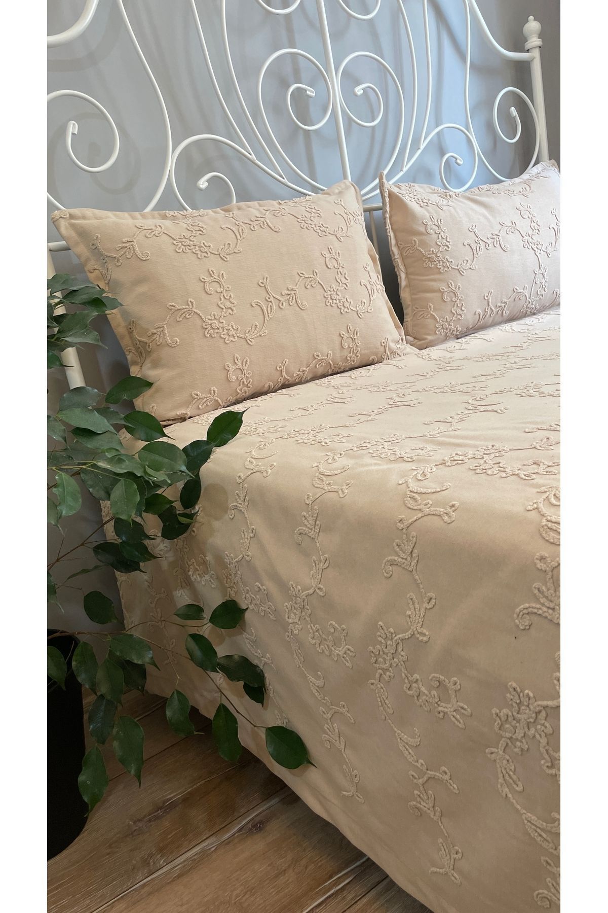 Nakışlı Yatak Örtüsü Pike Seti İşleme Detaylı Çok Amaçlı Örtü Çift Kişilik