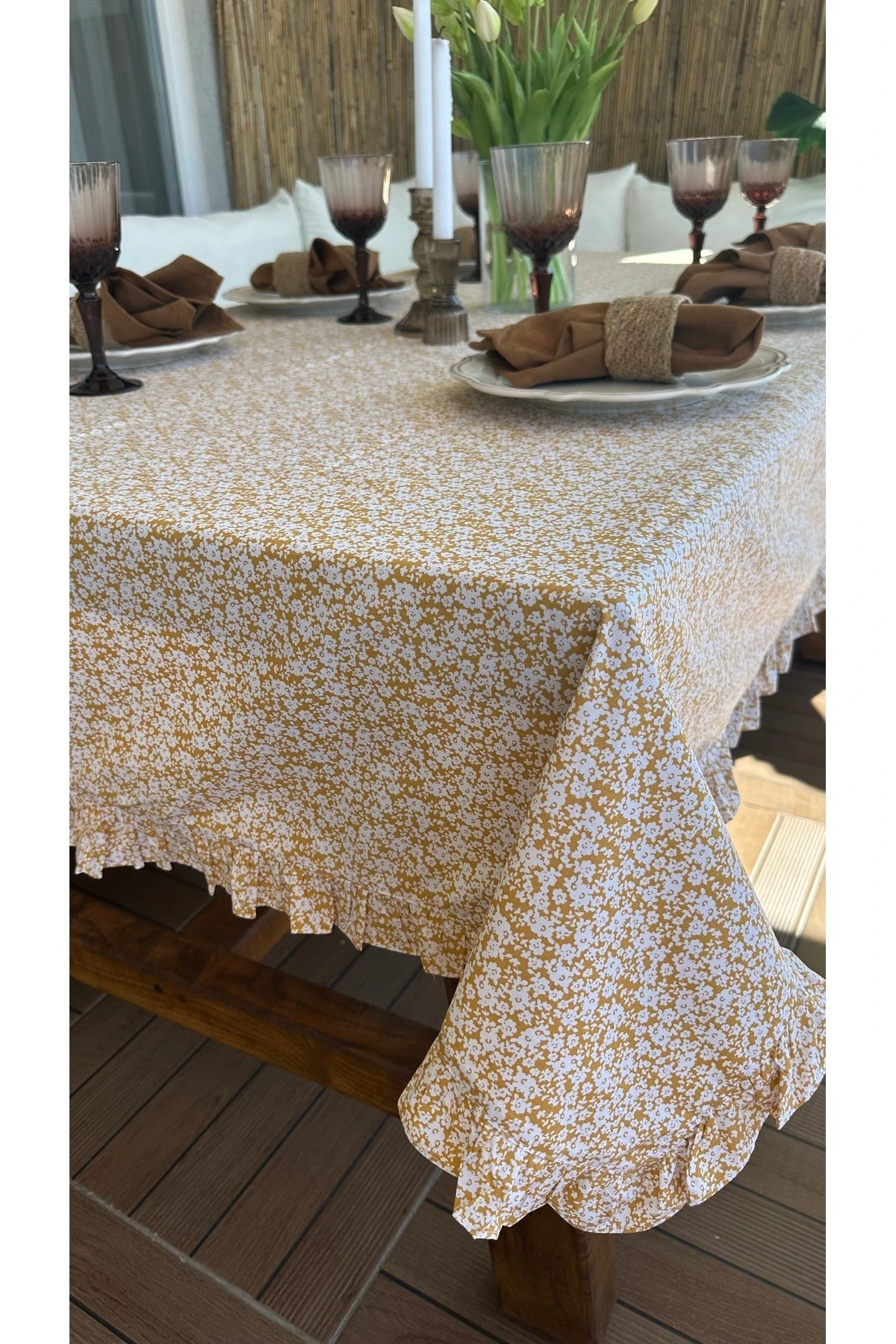 Sarı Mini Çiçekli Fırfırlı Masa Örtüsi