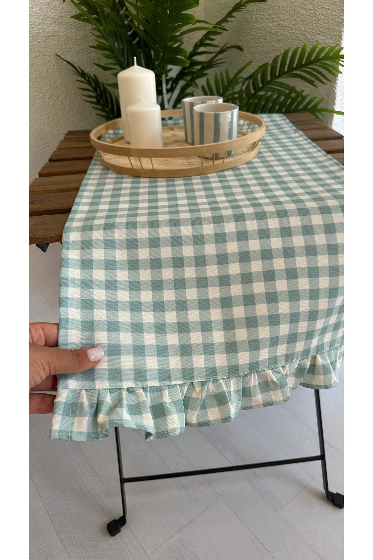 Dertsiz Leke Tutmaz Vintage Fırfırlı Pötikare ve Desenli Runner