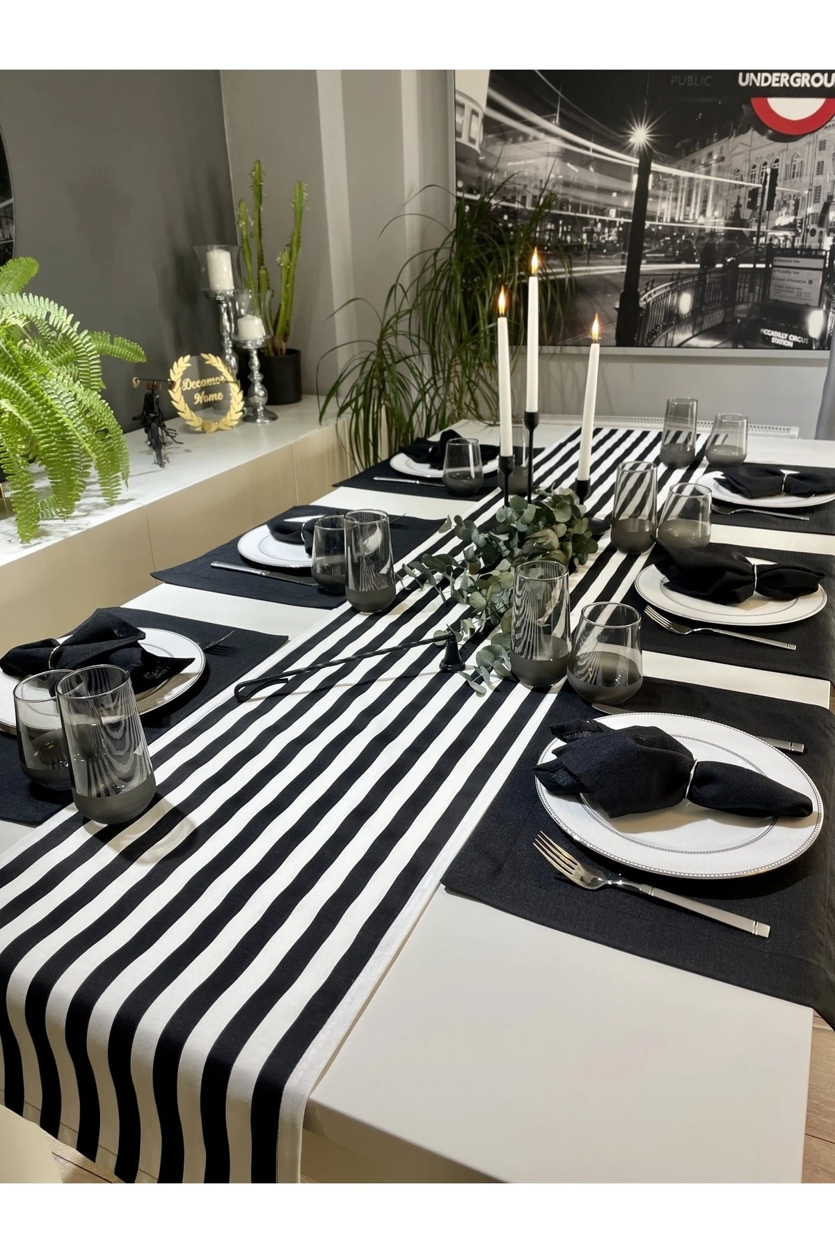 Dertsiz Püsküllü Siyah Beyaz Uzun Runner