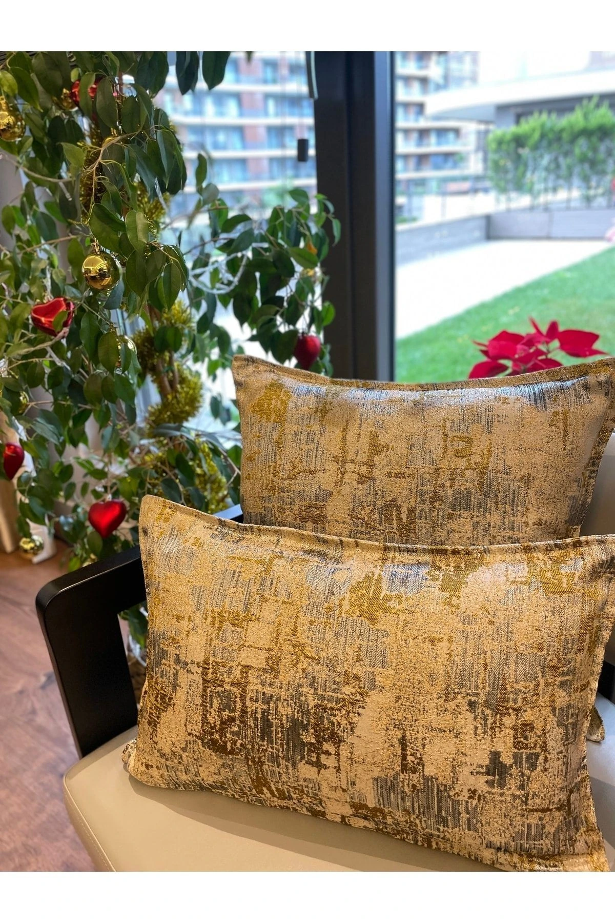 Gümüş Sarı Detaylı Salon Kırlent Kılıfı