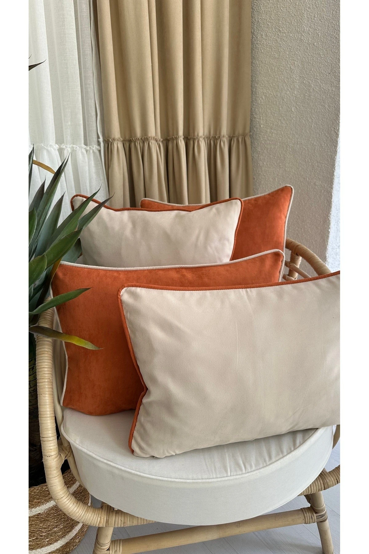 Biye Detaylı Süet Kiremit Kırlent Kılıfı