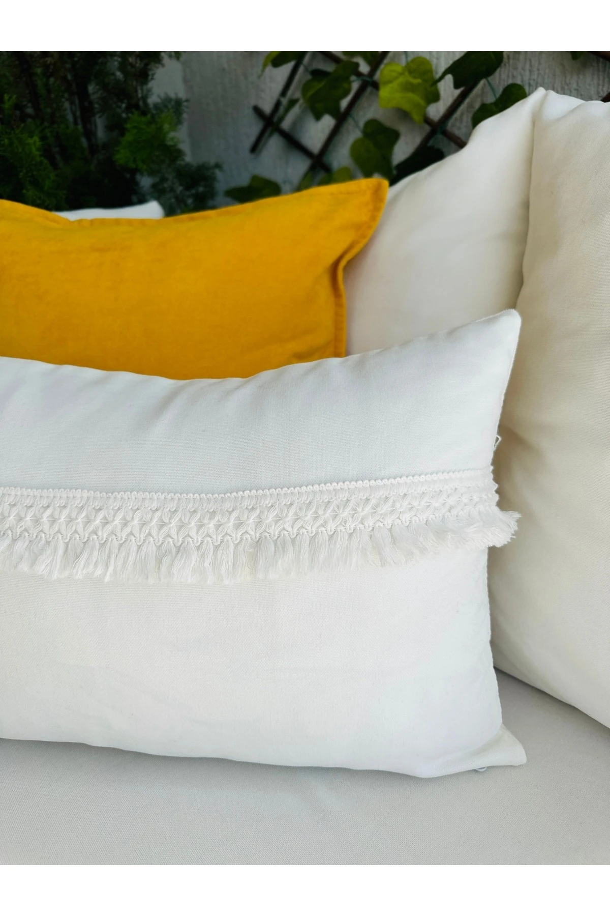 Beyaz Püsküllü Bohem Kırlent Kılıfı