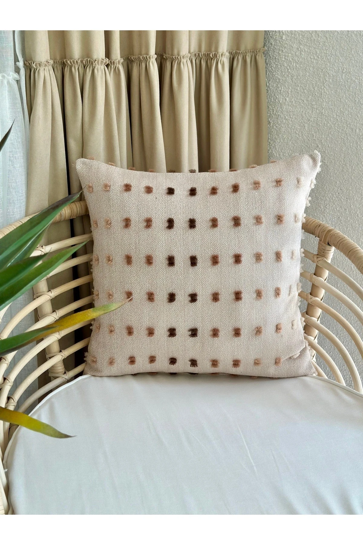 Ponponlu İskandinav Bej Kırlent Kılıfı 1 ADET