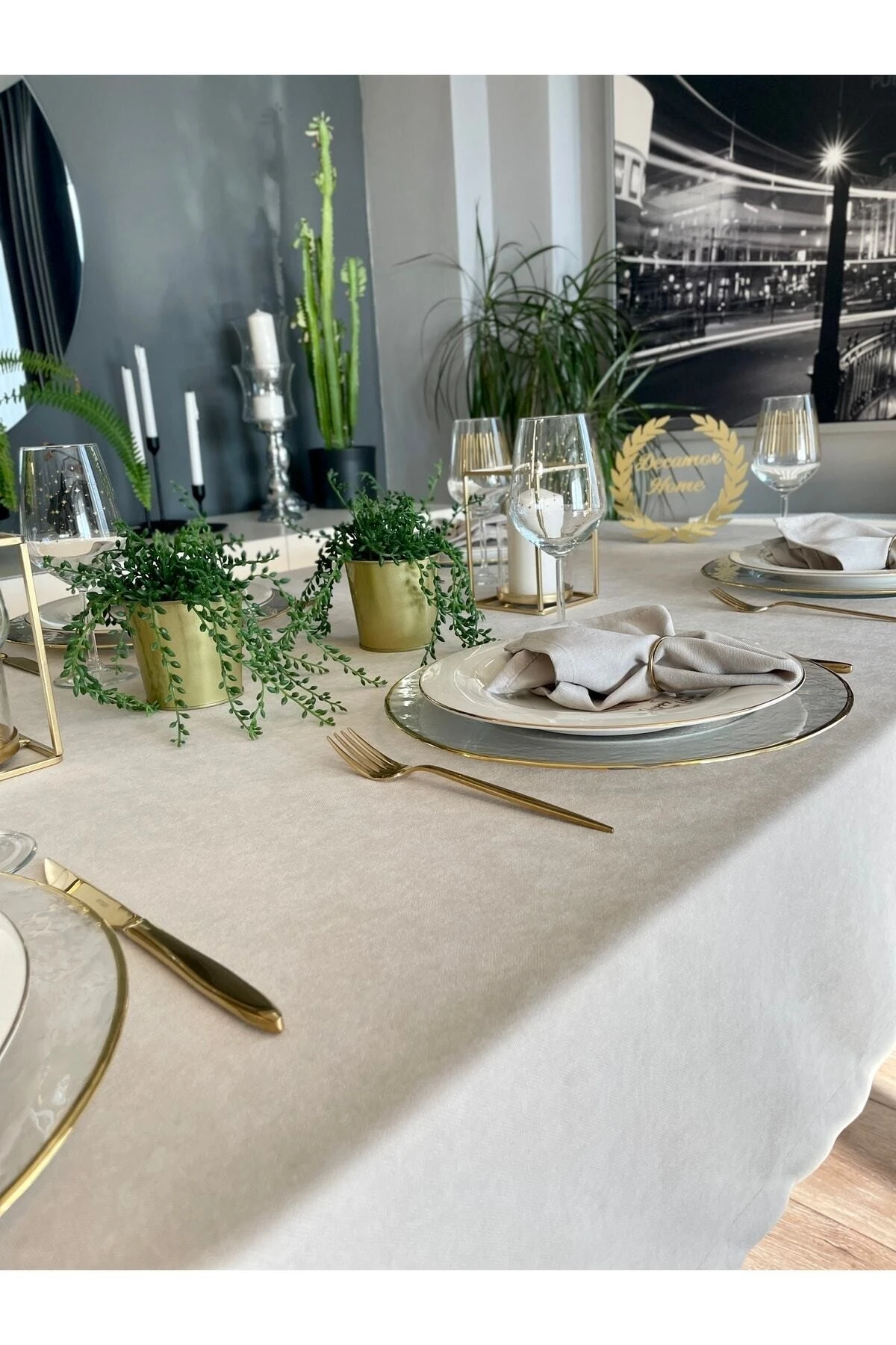 Kadife Dokulu Dertsiz Leke Tutmaz Taş Rengi Masa Örtüsü