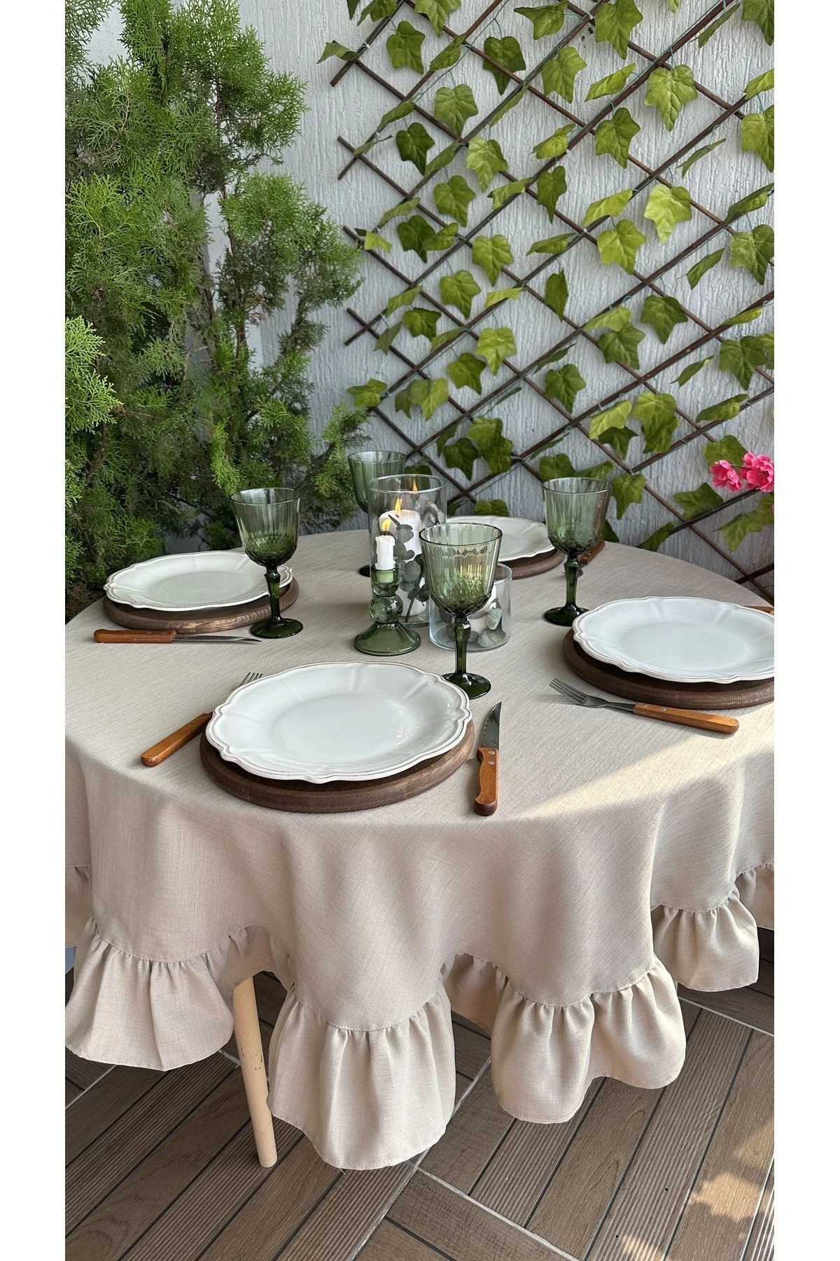 Keten Dokulu Dertsiz Leke Tutmaz Bej Yuvarlak Fırfırlı Masa Örtüsü