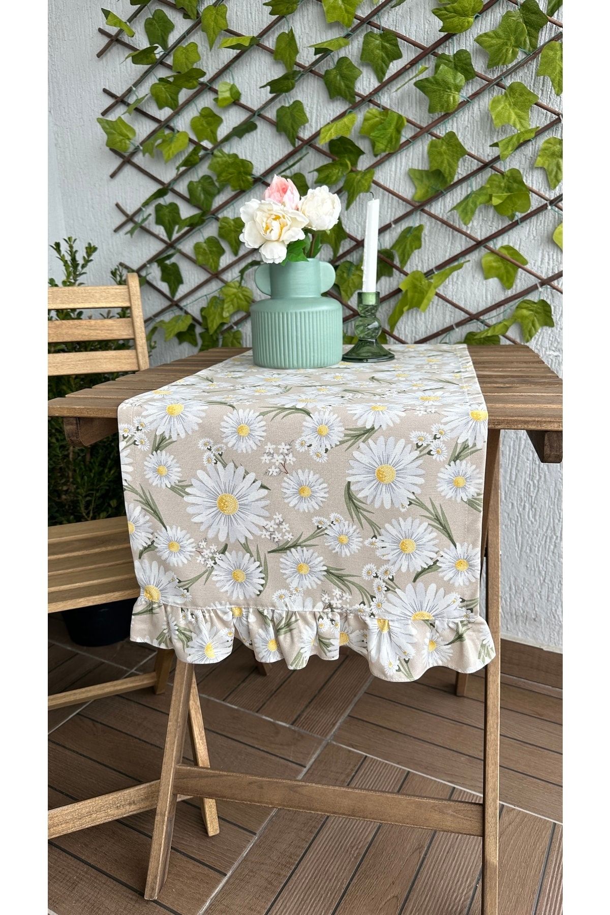 Dertsiz Leke Tutmaz Vintage Fırfırlı Papatya Desenli Runner 1 ADET