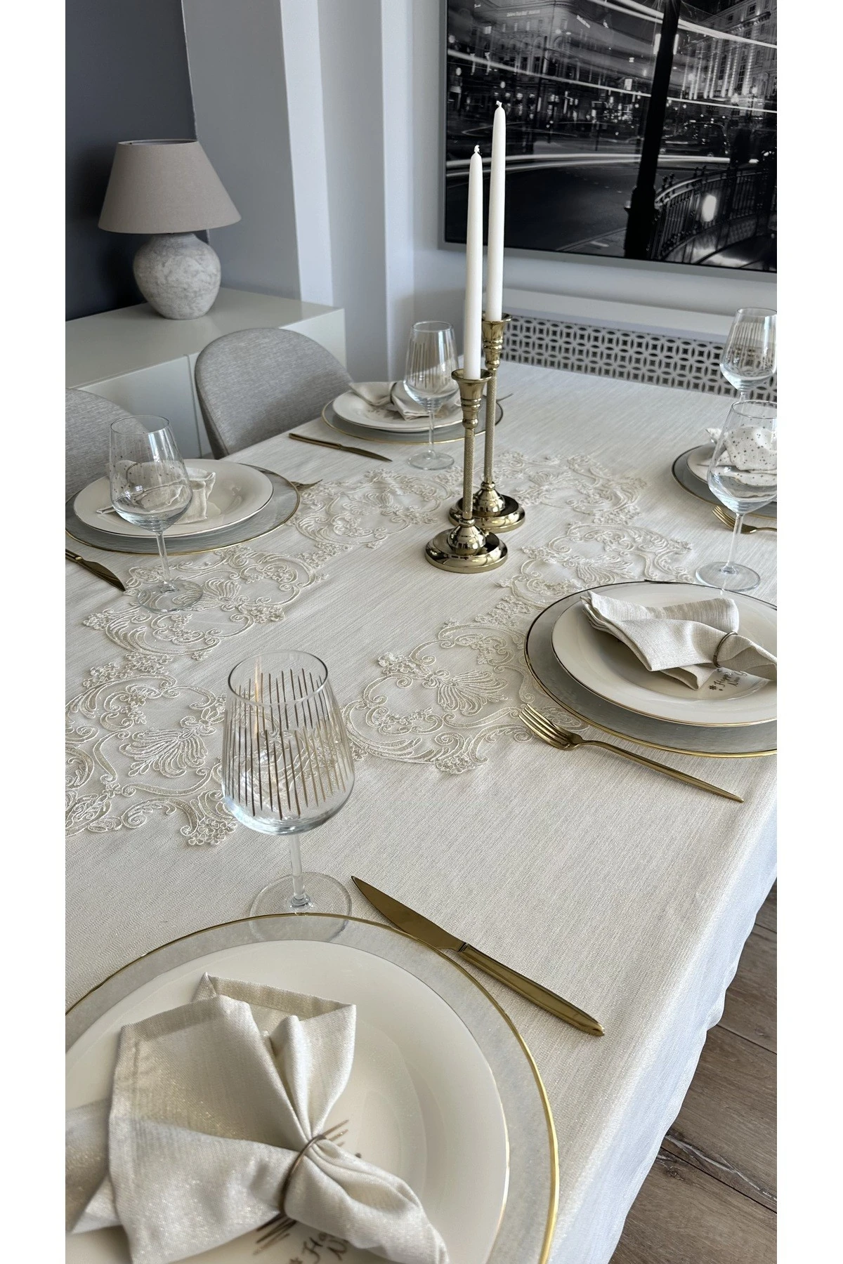 Keten Dokulu Gold Simli Dantel Runner Detaylı Masa Örtüsü