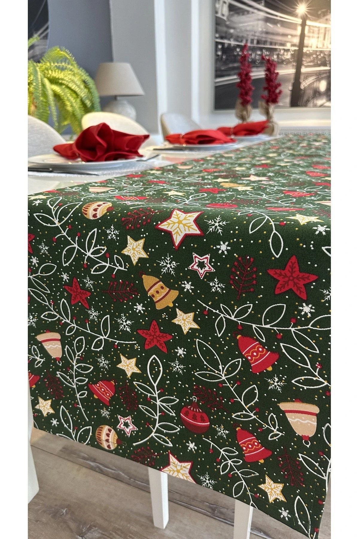 Yeni Yıl Temalı Yeşil Kırmızı Yılbaşı Runner (PEÇETE DAHİL DEĞİL)
