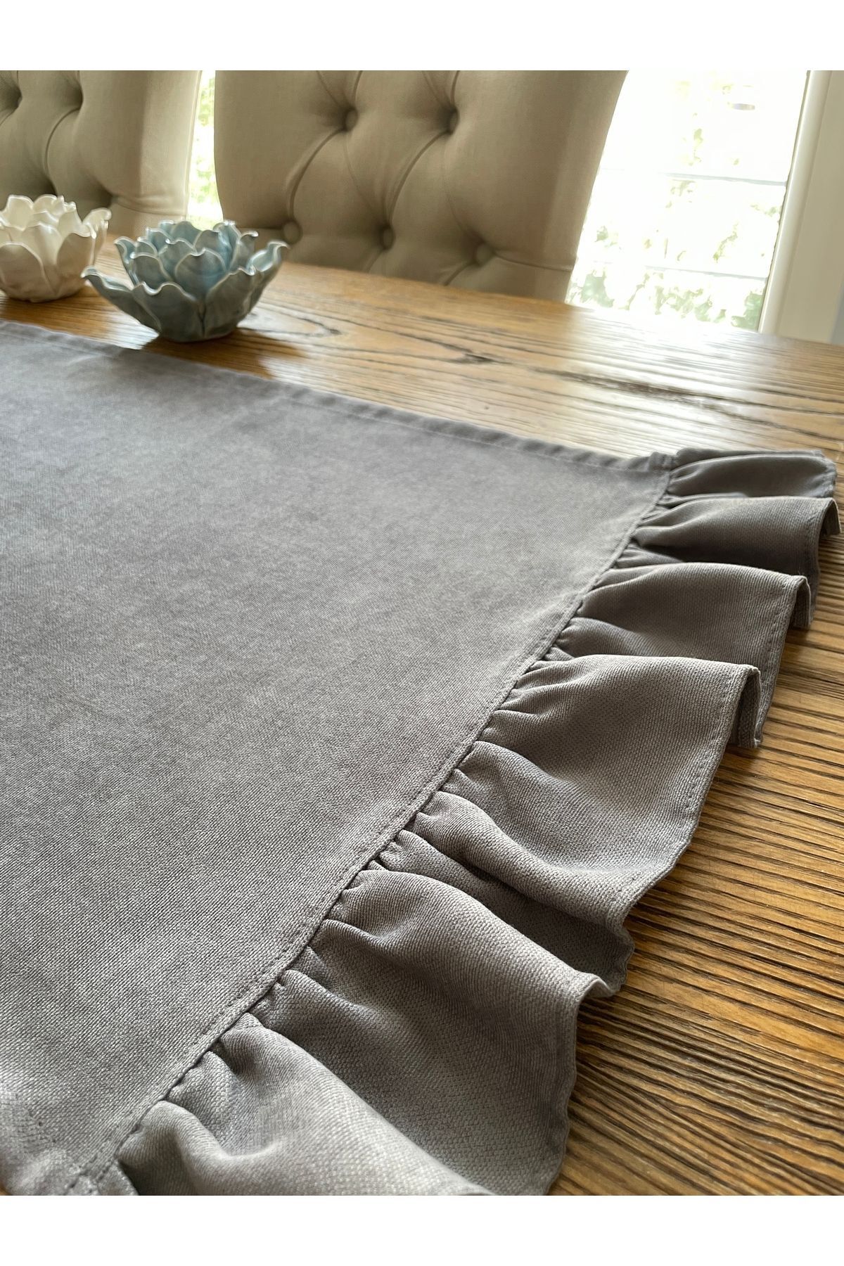 Kadife Dokulu Fırfırlı Uzun Dekoratif Füme Runner