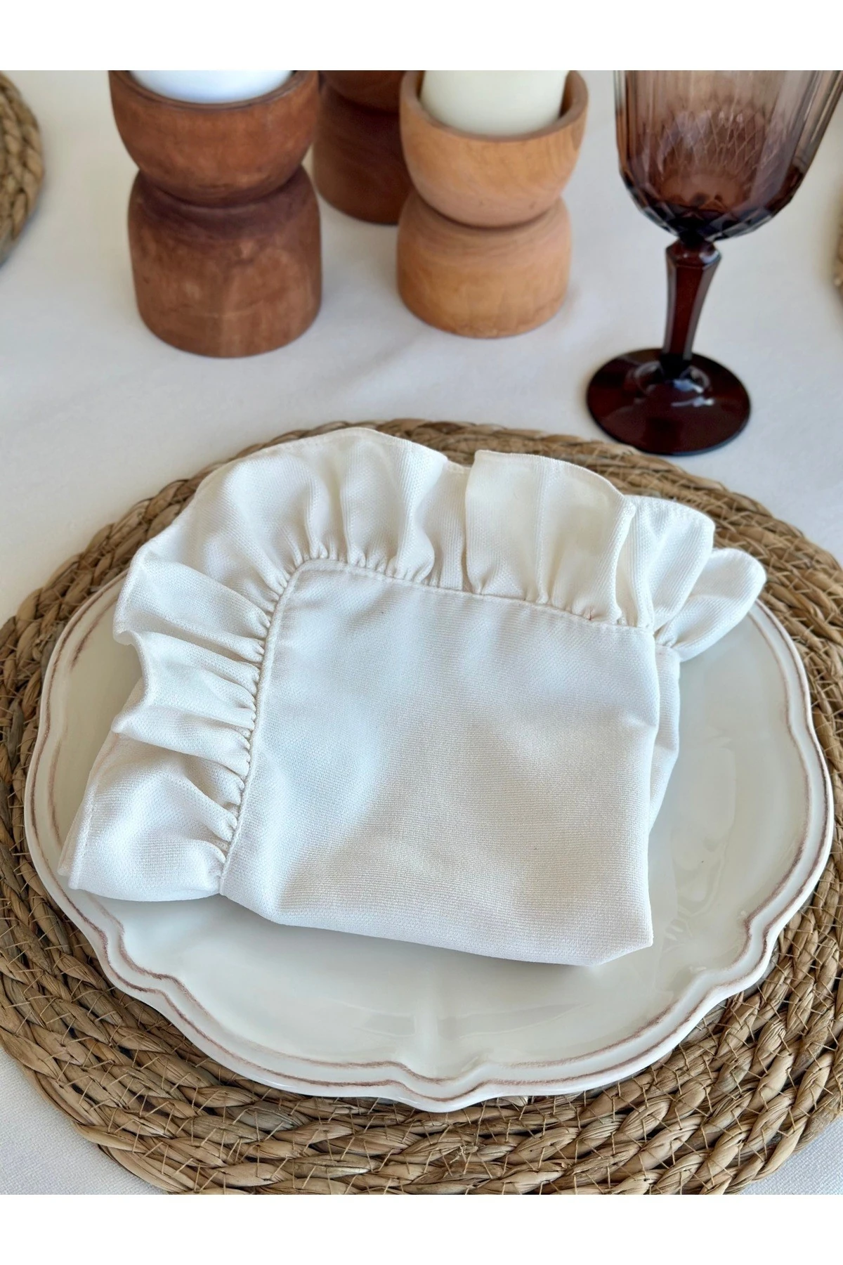 6 Adet Kadife Doku Dertsiz, Leke Tutmaz Fırfırlı Peçete