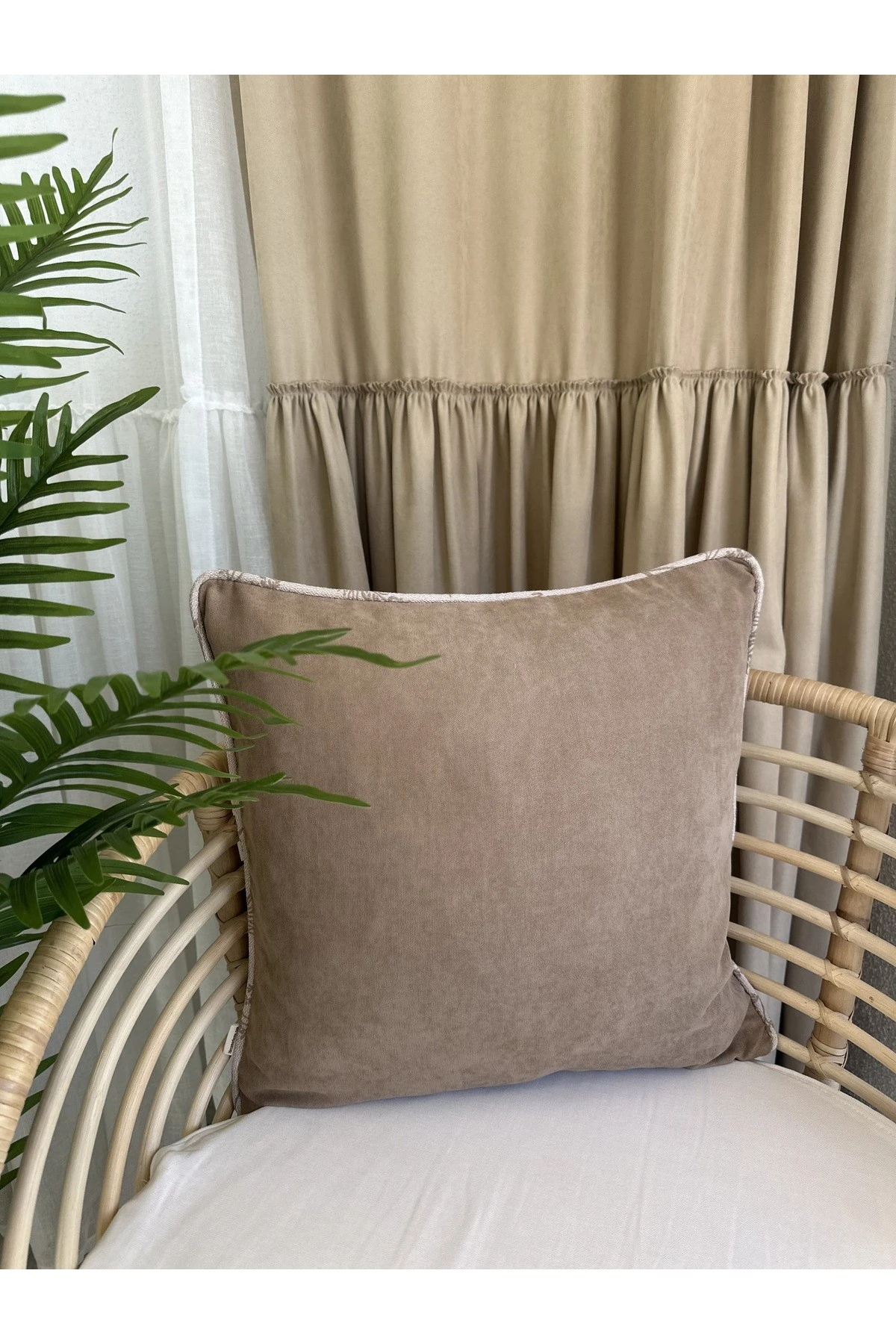 Sütlü Kahverengi Biye Detaylı Kırlent Kılıfı 1 ad