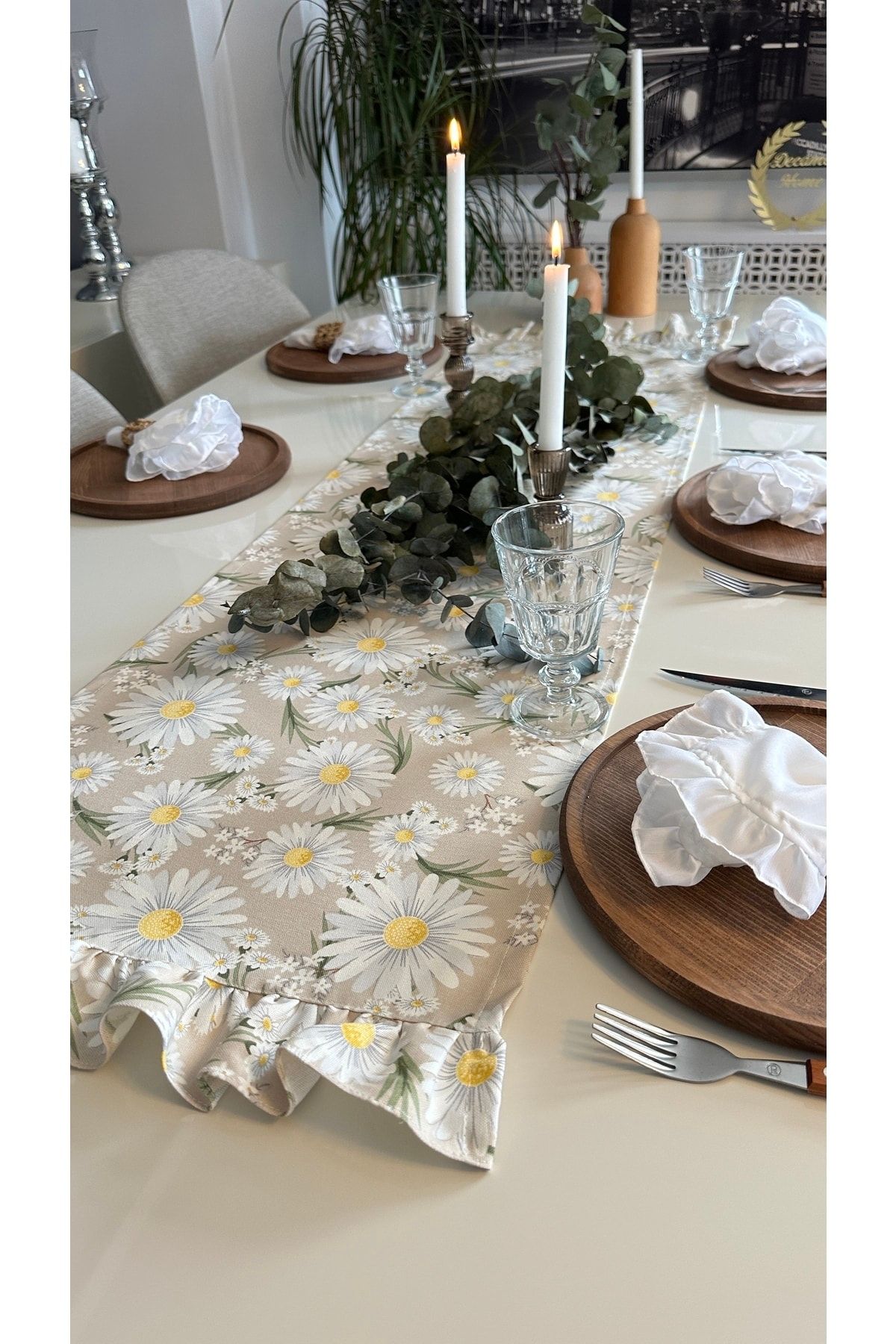 Dertsiz Leke Tutmaz Vintage Fırfırlı Papatya Desenli Runner 1 ADET