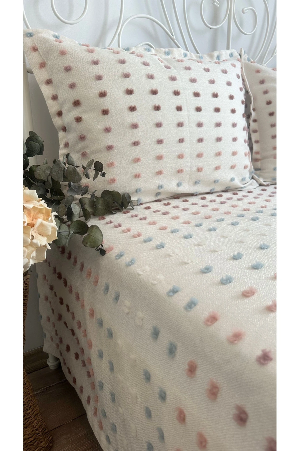 Lale Model Ekru Pembe Mavi Yatak Örtüsü / Pike Takımı Tek Kişilik