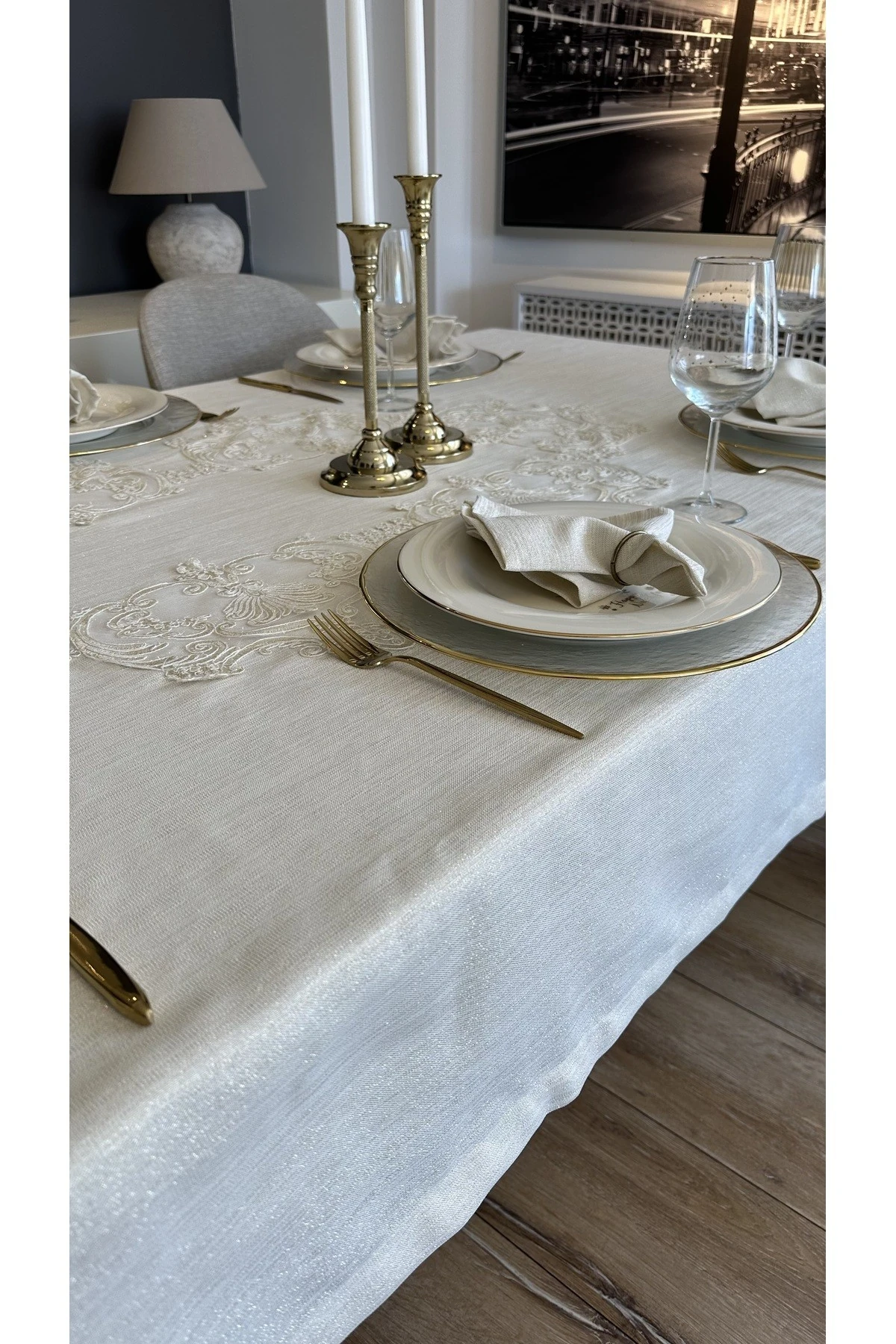 Keten Dokulu Gold Simli Dantel Runner Detaylı Masa Örtüsü