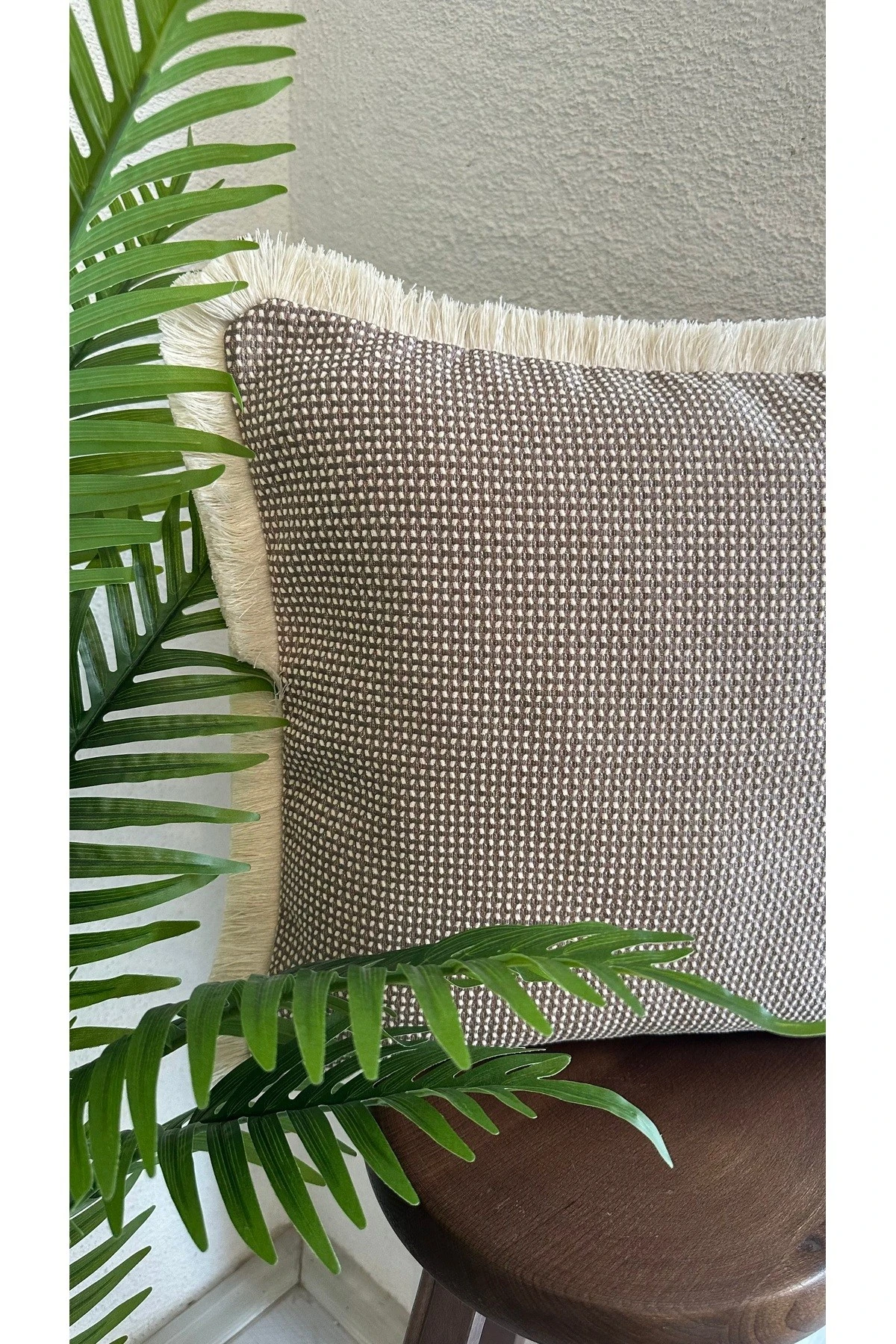 Rose Simli Vizon Püsküllü Kırlent Kılıfı