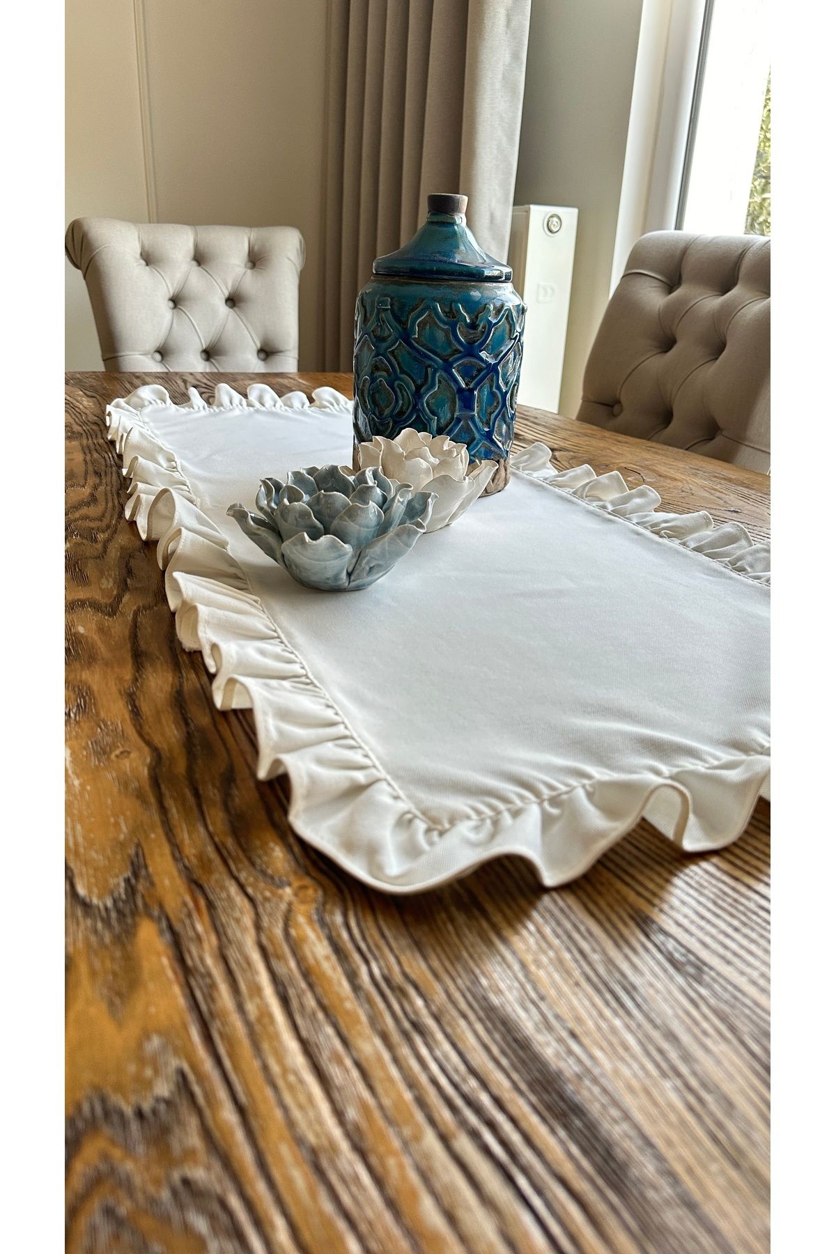 Keten Dokulu Dertsiz Vintage Tam Fırfırlı Ekru Runner