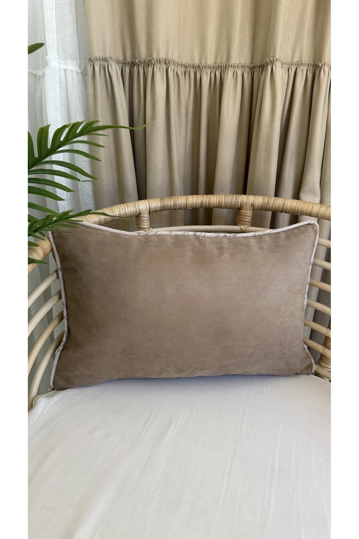 Sütlü Kahverengi Biye Detaylı Kırlent Kılıfı 1 ad