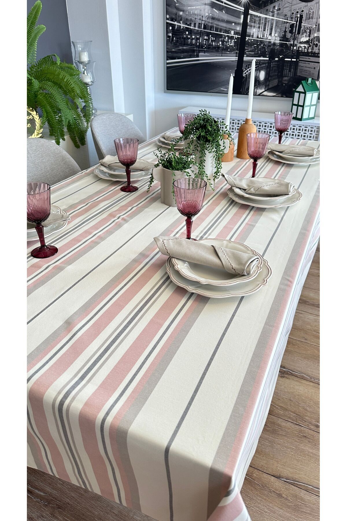 Püskül Detaylı Pembe Ekru Çizgili Keten Masa Örtüsü
