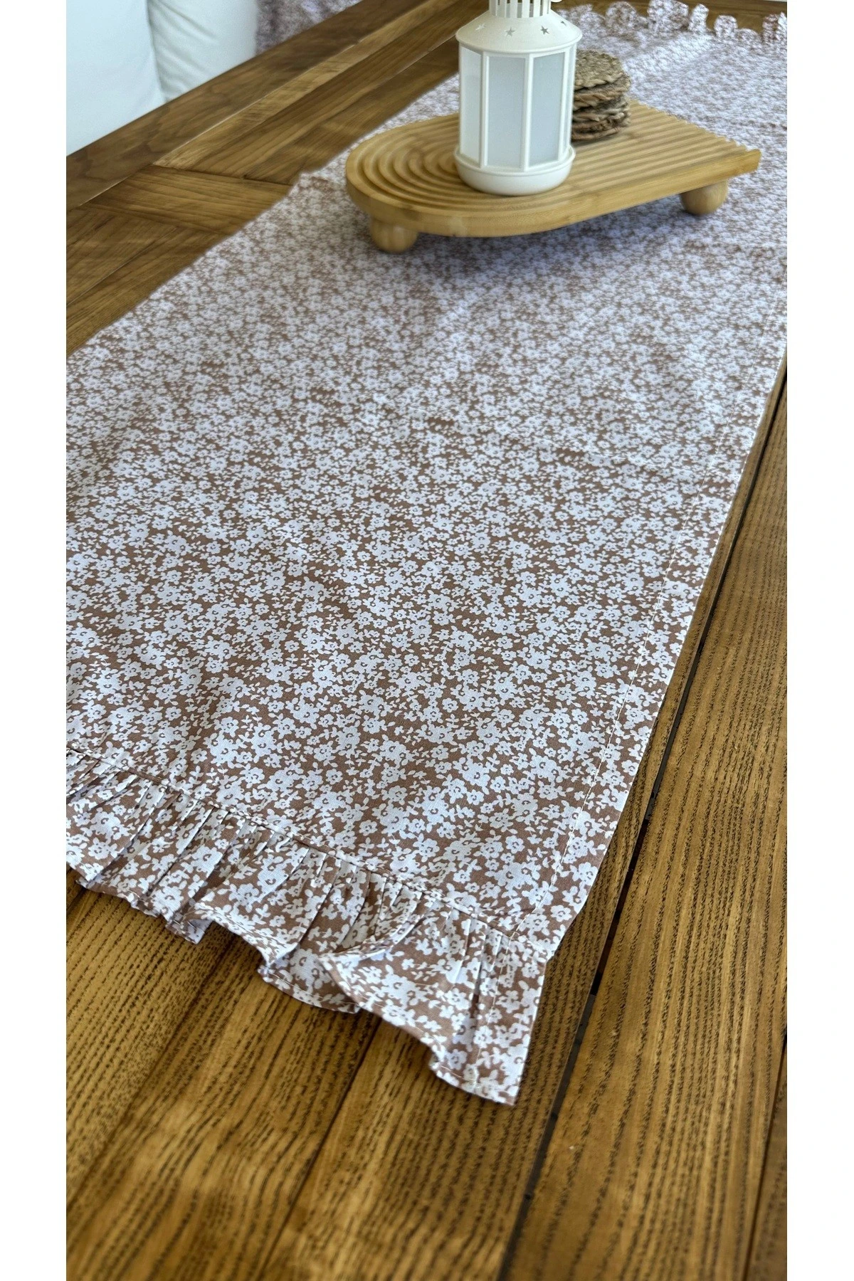 Pamuklu Kumaş Mini Çiçekli Fırfırlı Runner