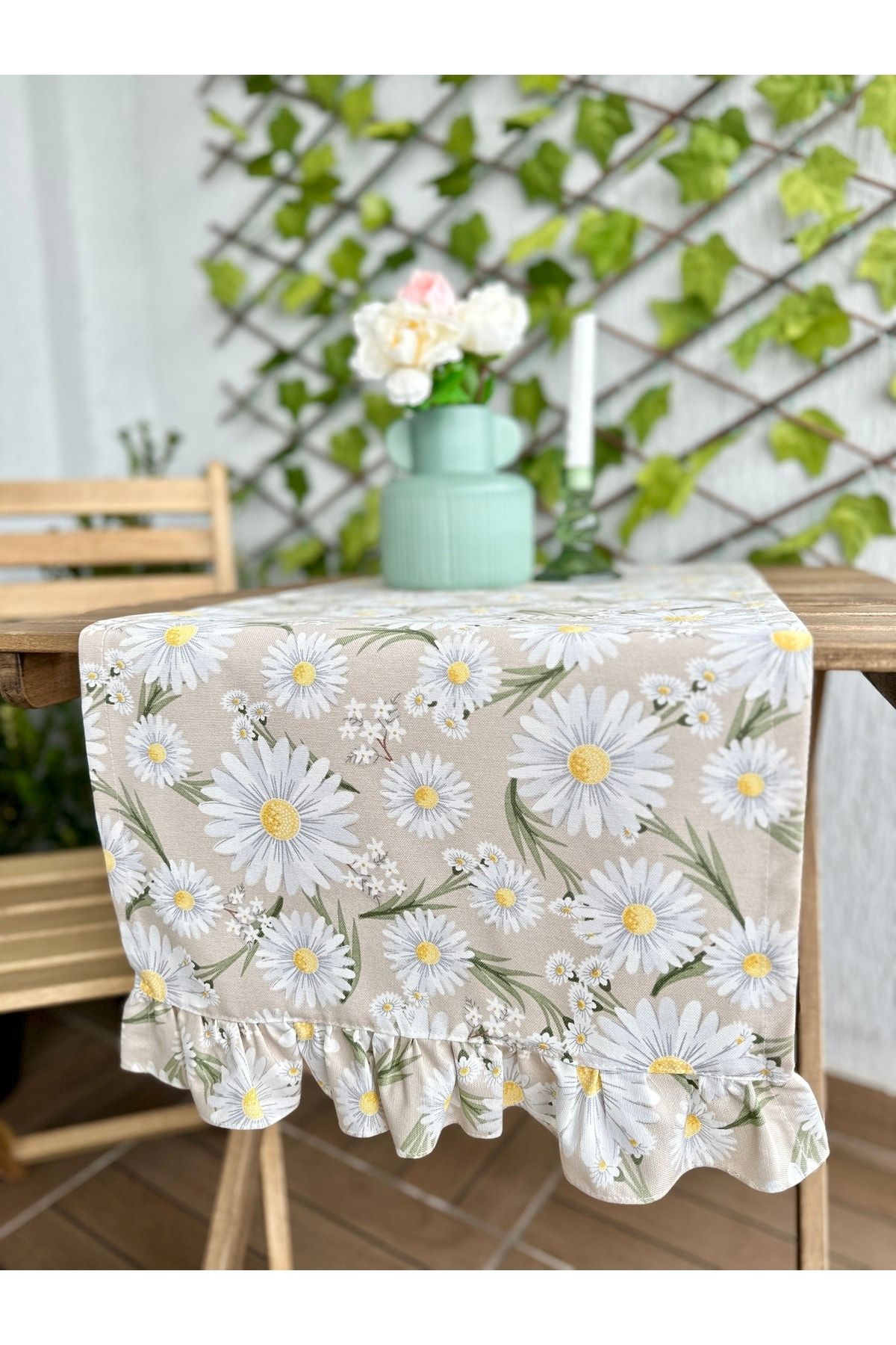 Dertsiz Leke Tutmaz Vintage Fırfırlı Papatya Desenli Runner 1 ADET