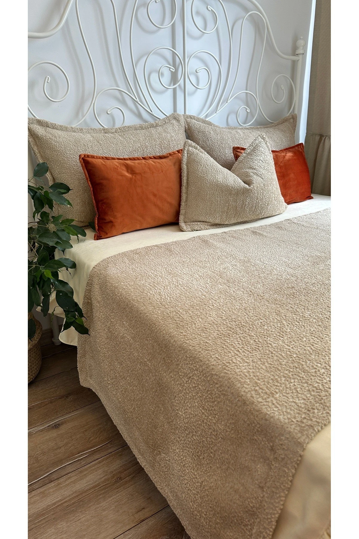 3 Parça Bej Yatak Runner Seti Çift Kişilik