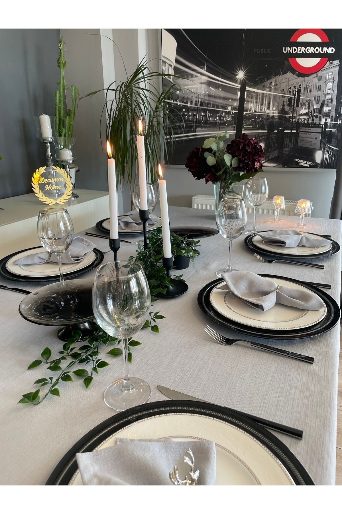 Keten Dokulu Dertsiz Açık Gri Masa Örtüsü