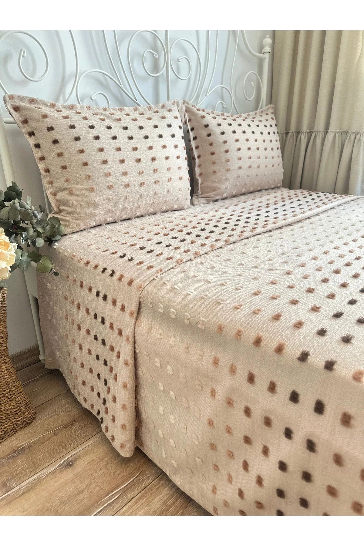 Lale Model Bej / Kahverengi Yatak Örtüsü Ve Pike Takımı Çift Kişilik