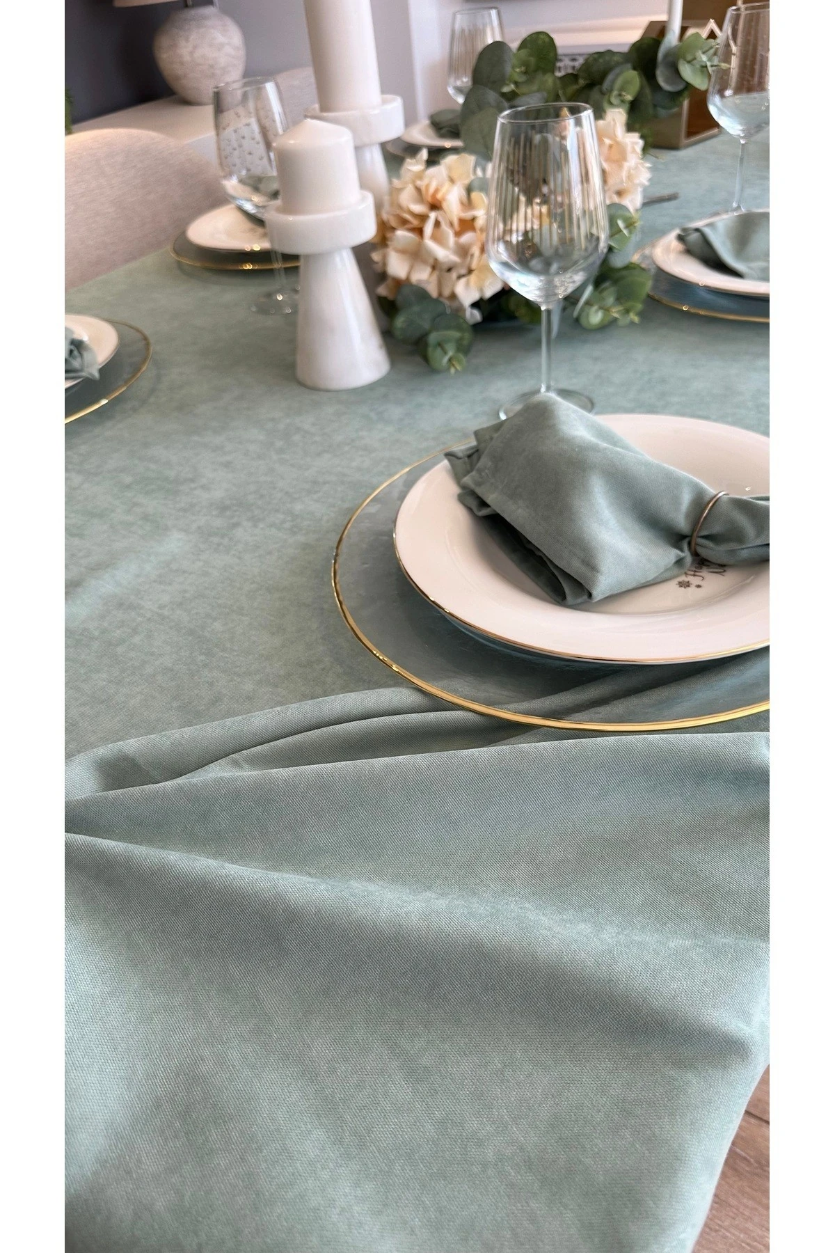 Kadife Dokulu Dertsiz Leke Tutmaz Adaçayı Yeşili Masa Örtüsü